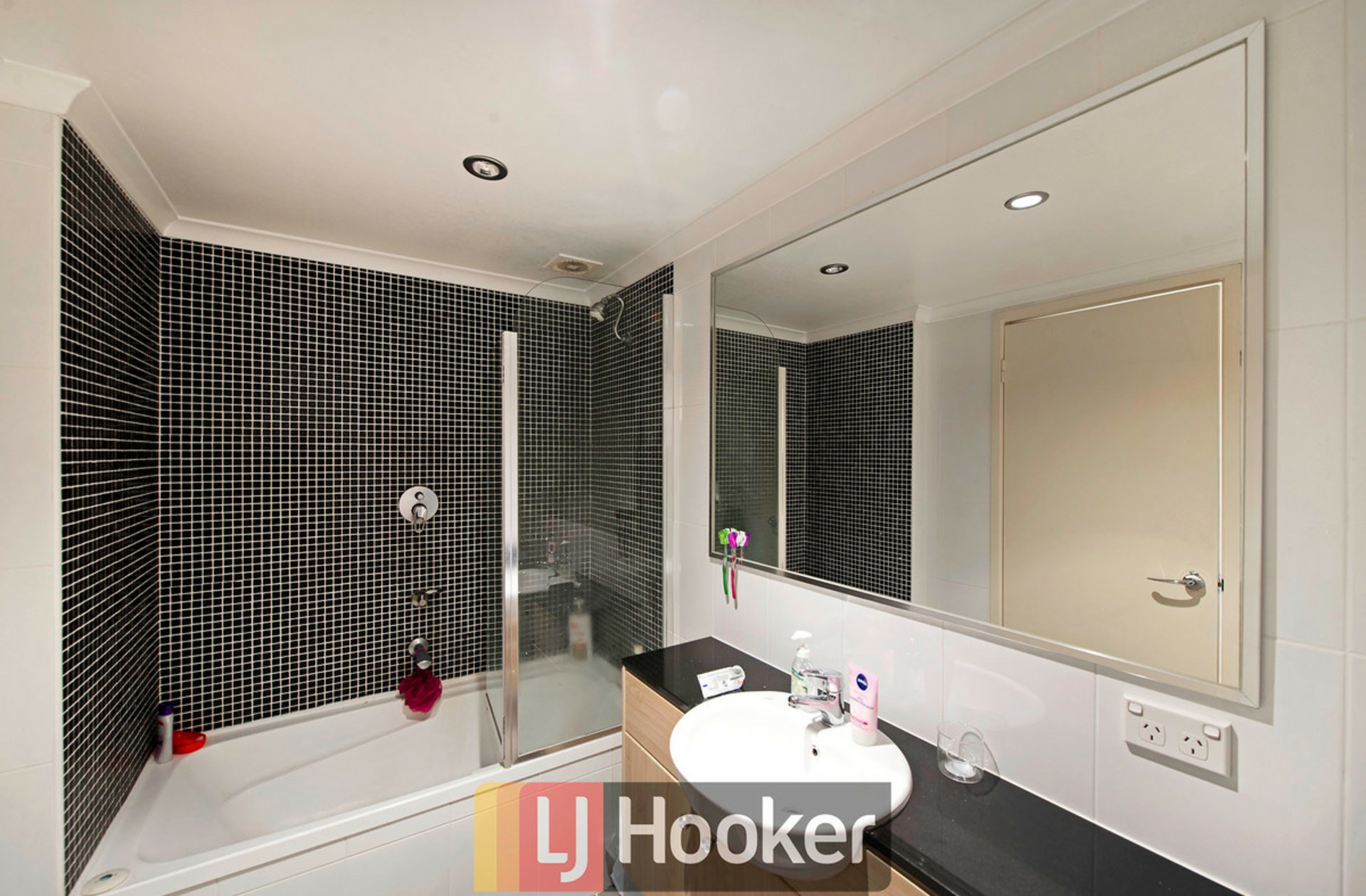 84/66 Allara Street, CITY