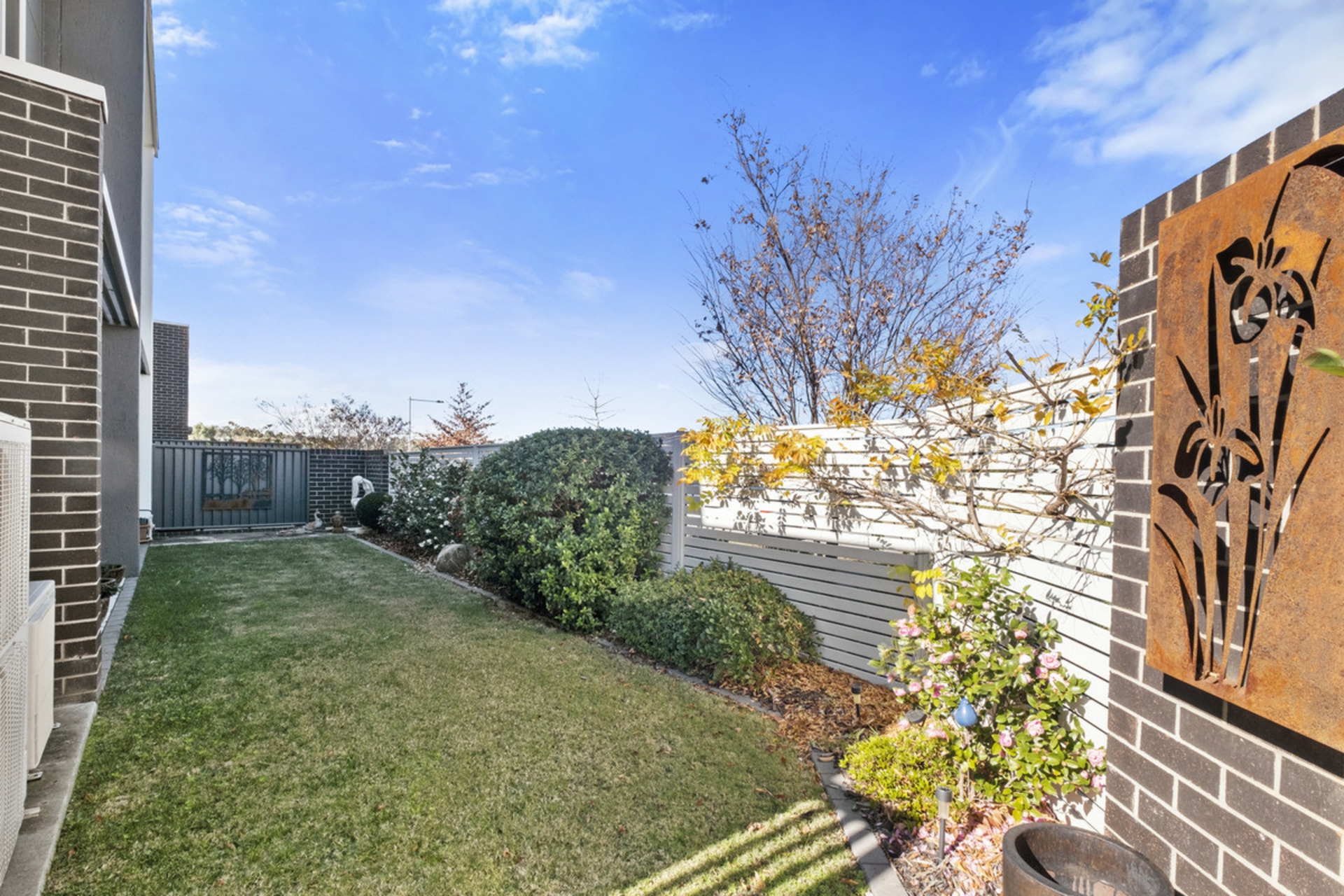 37/41 Pearlman Street, COOMBS