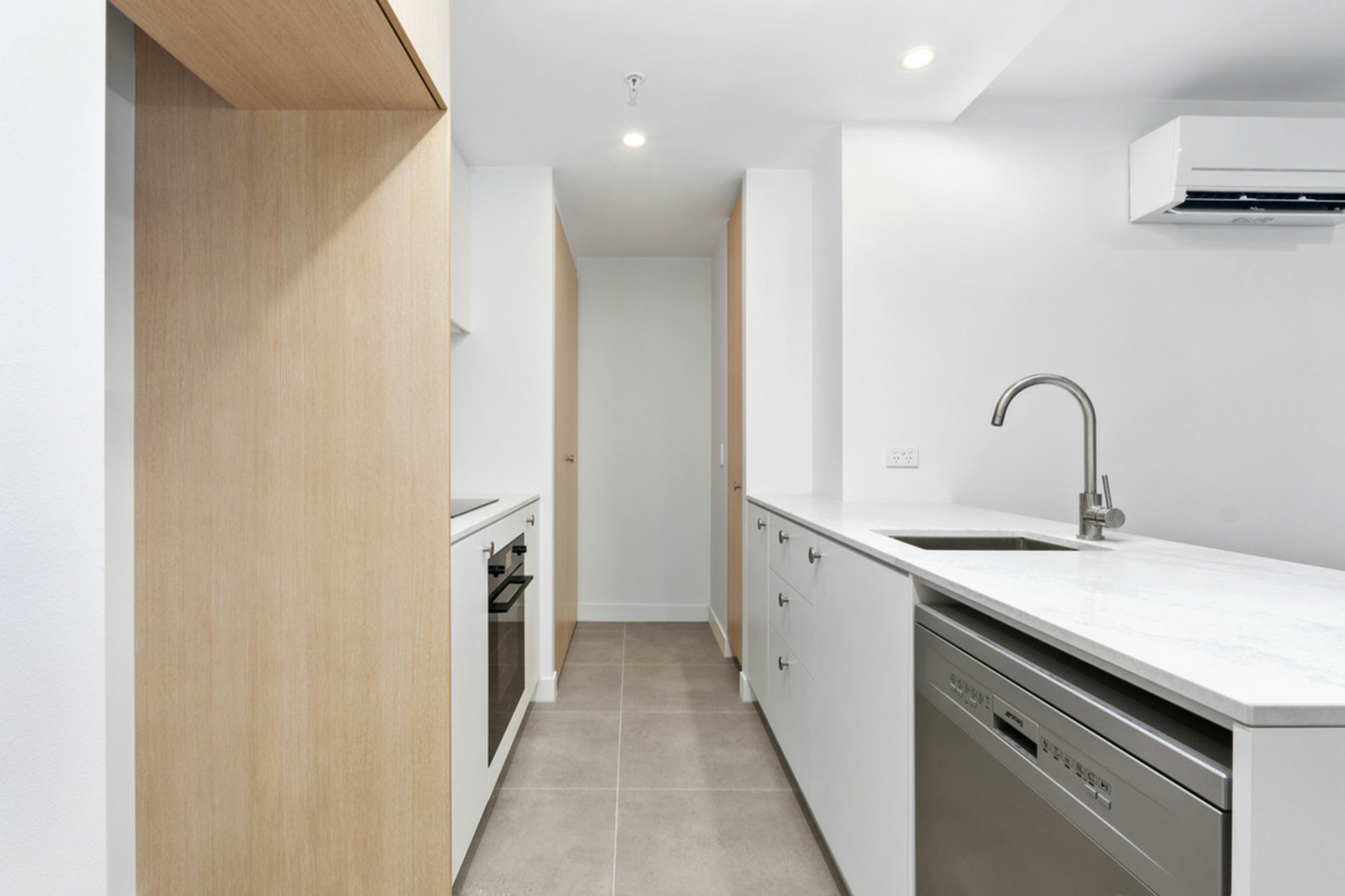 1106/2 Furzer Street — photo 2 of 25