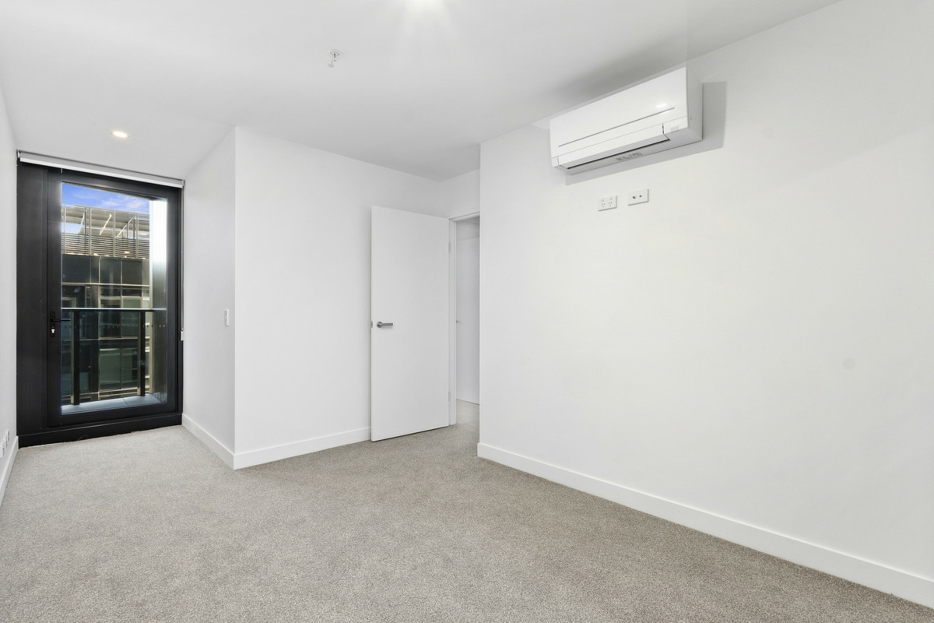 1106/2 Furzer Street — photo 5 of 25