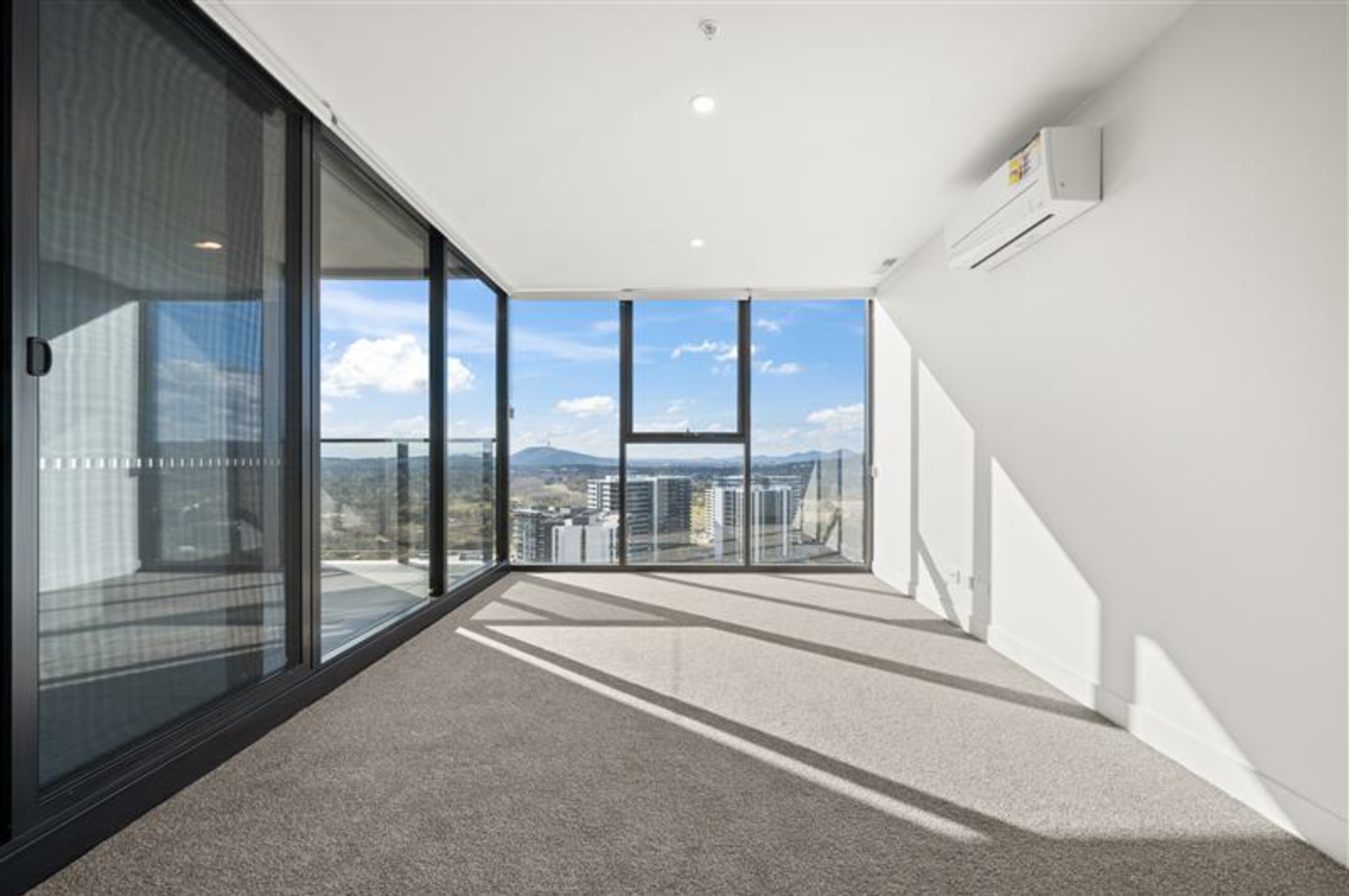 1909/2 Furzer Street, PHILLIP