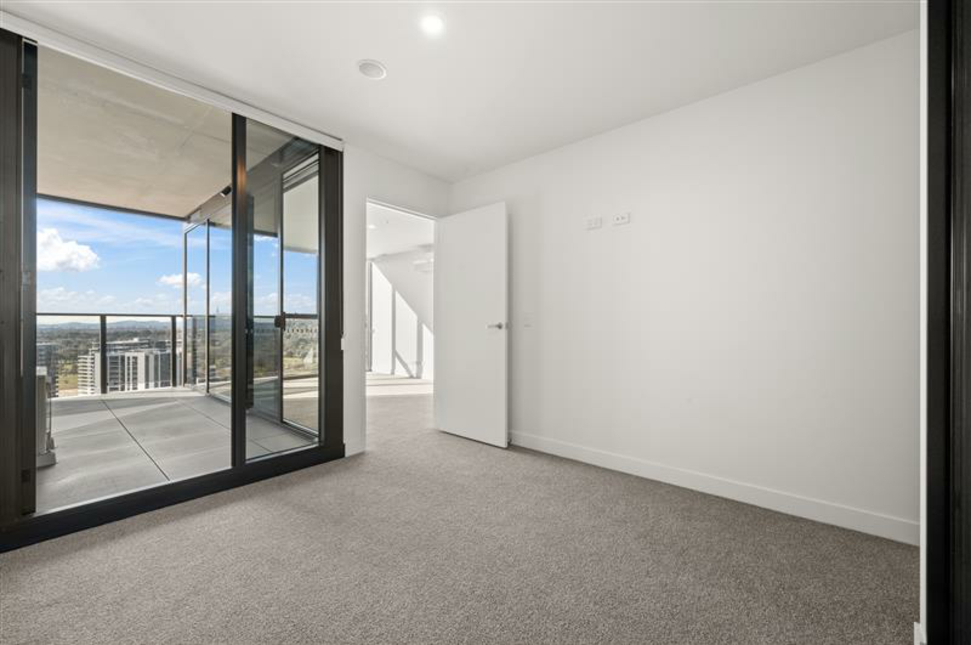 1909/2 Furzer Street, PHILLIP