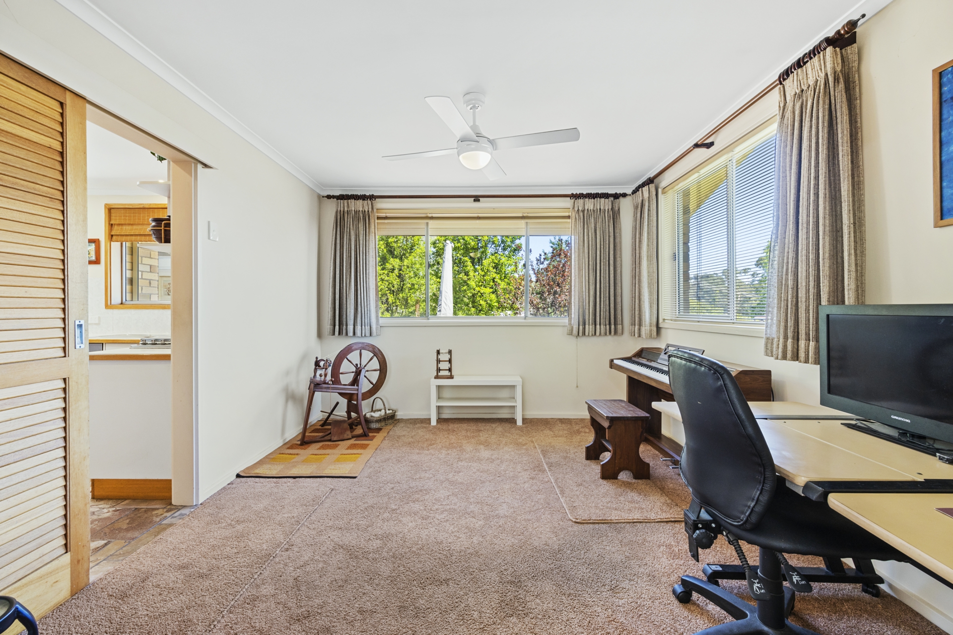 52 Pearson Street, HOLDER
