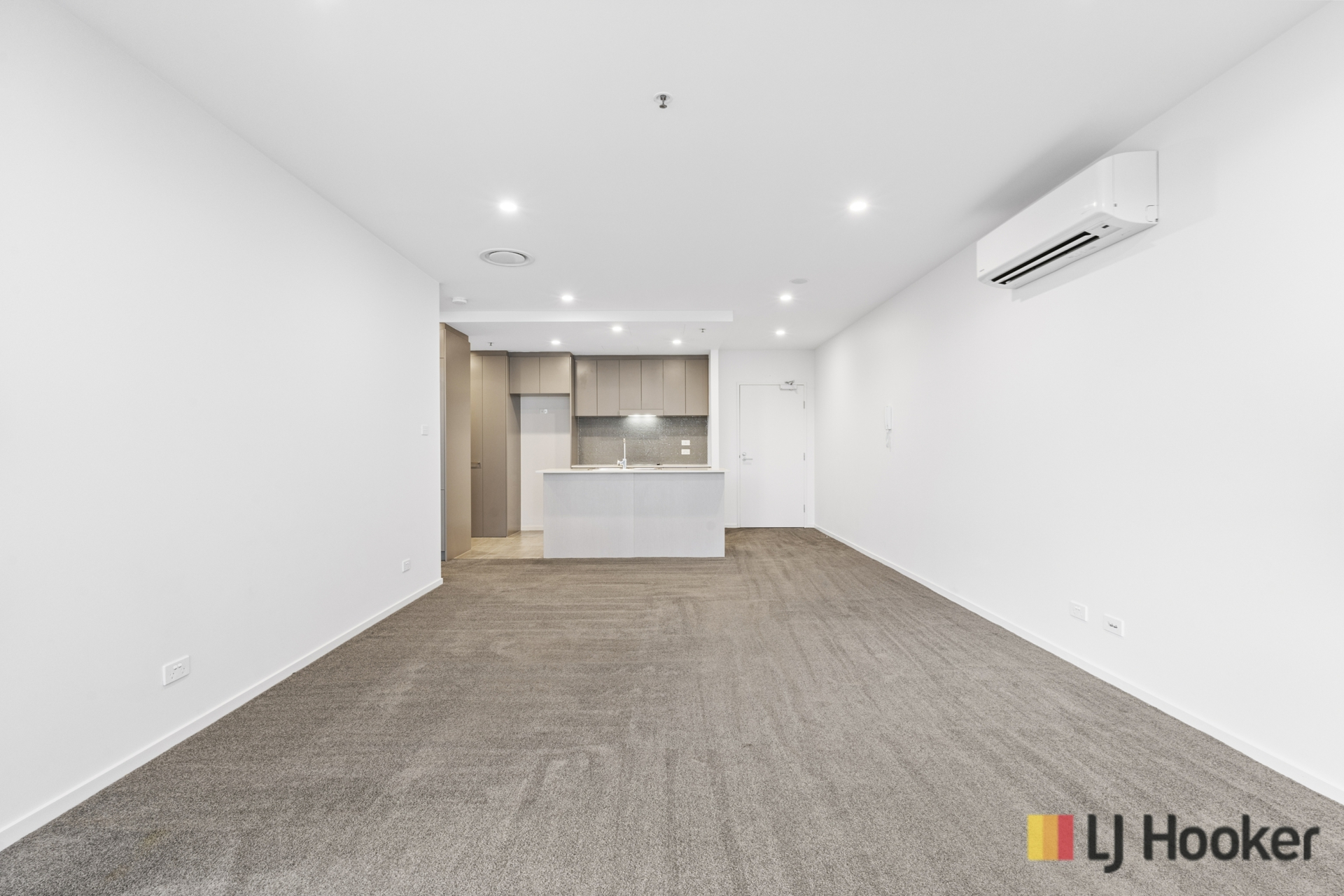 72/7 Irving Street, PHILLIP