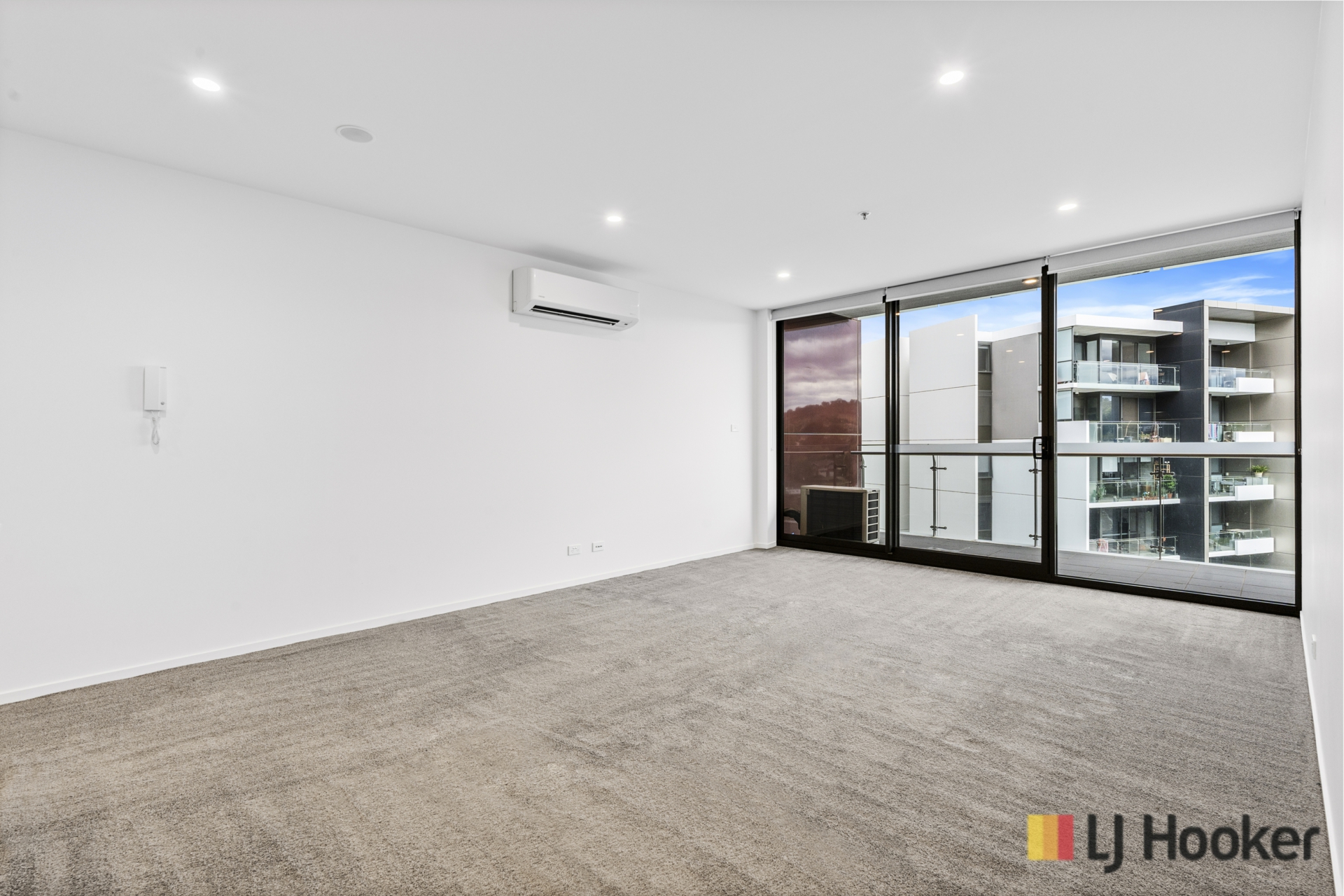 72/7 Irving Street, PHILLIP