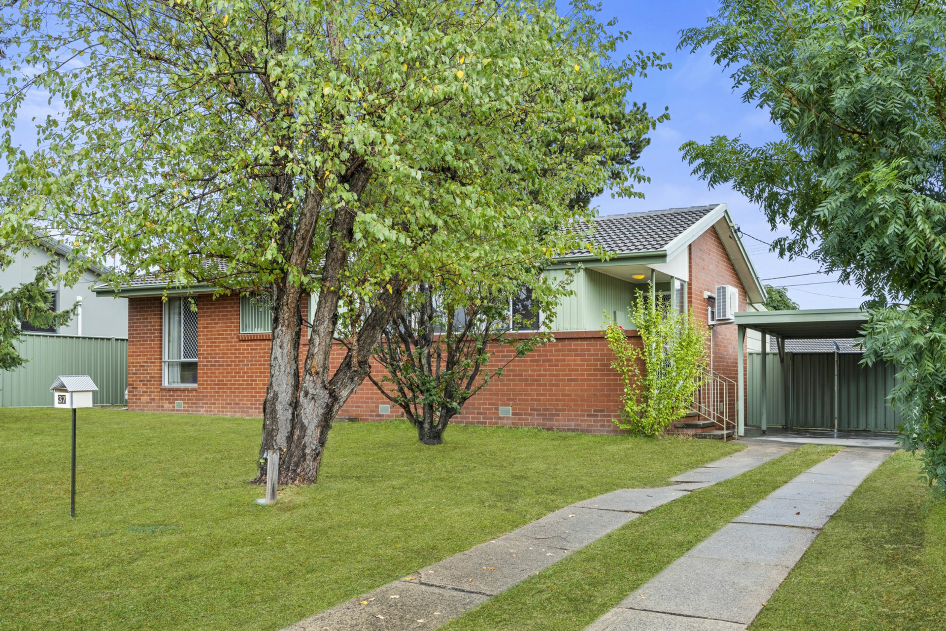 37 Marlock Street, RIVETT