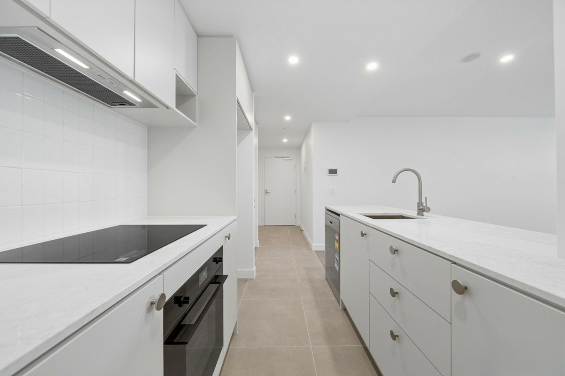 1412/2 Furzer Street — photo 3 of 17