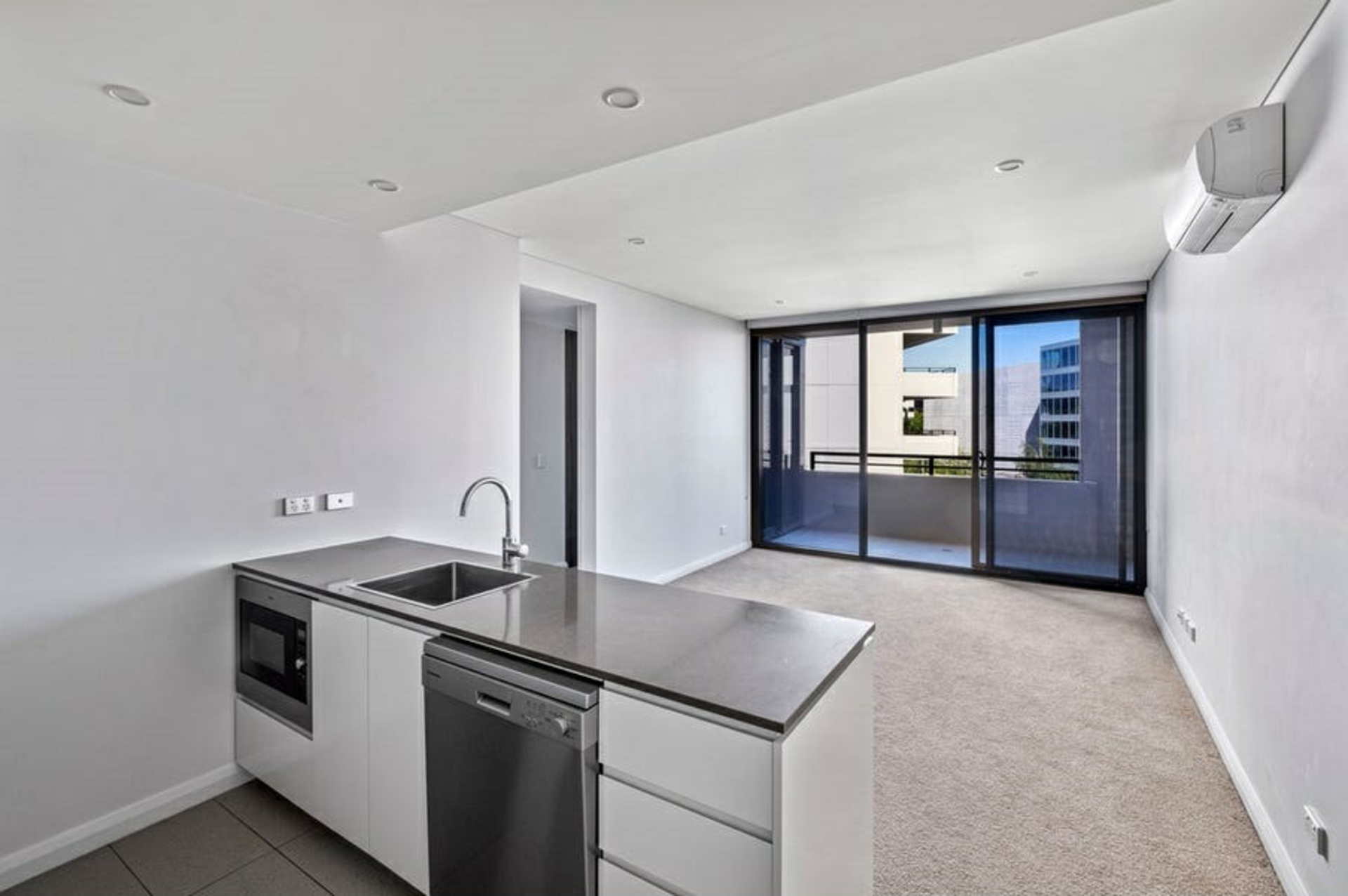 28/30 Blackall Street, BARTON