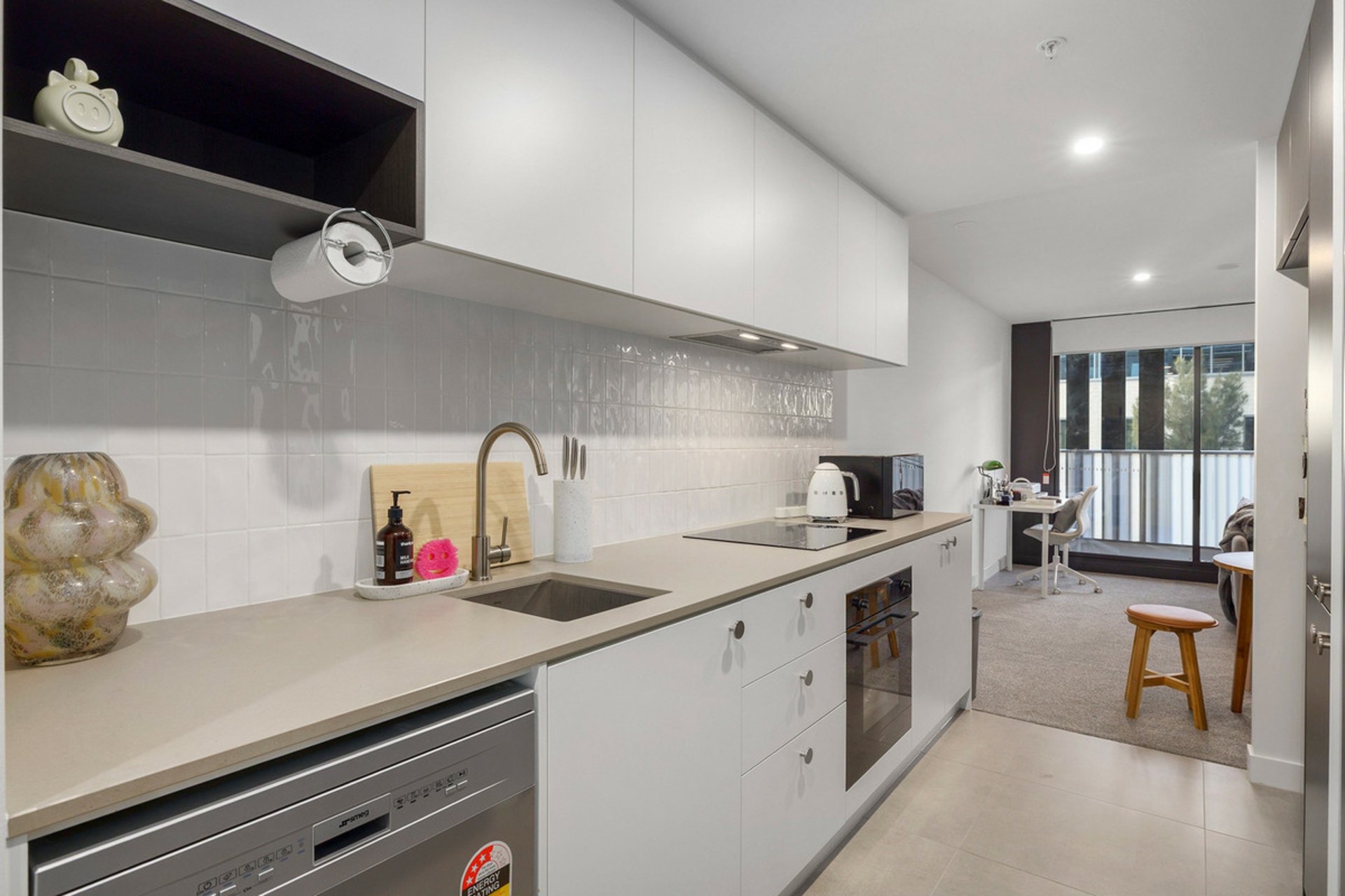 314/2 Furzer Street — photo 2 of 11
