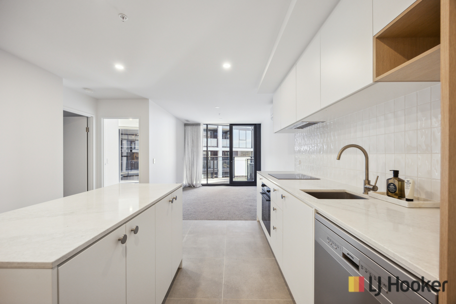 1006/11 Launceston Street, PHILLIP