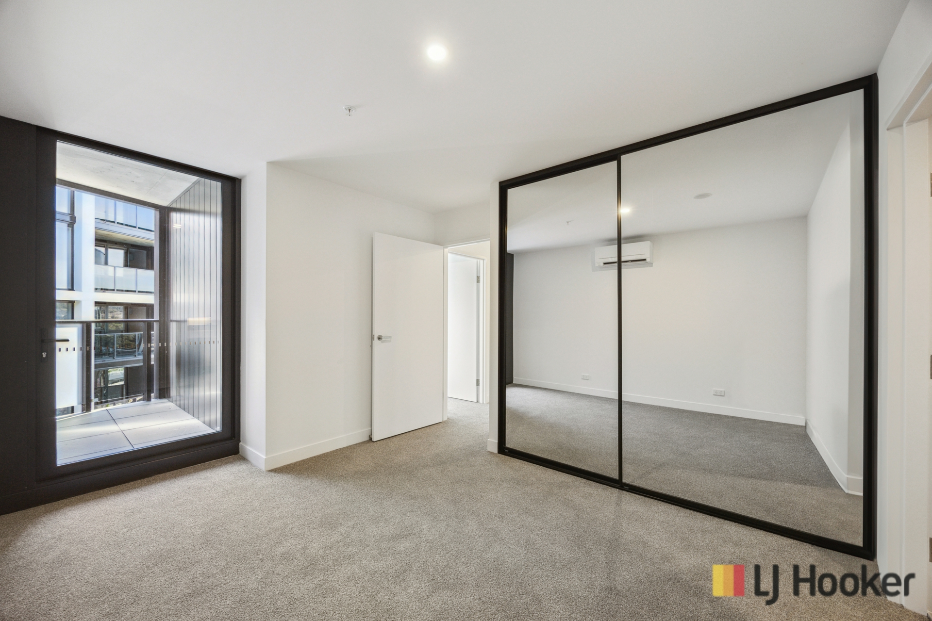 1006/11 Launceston Street, PHILLIP