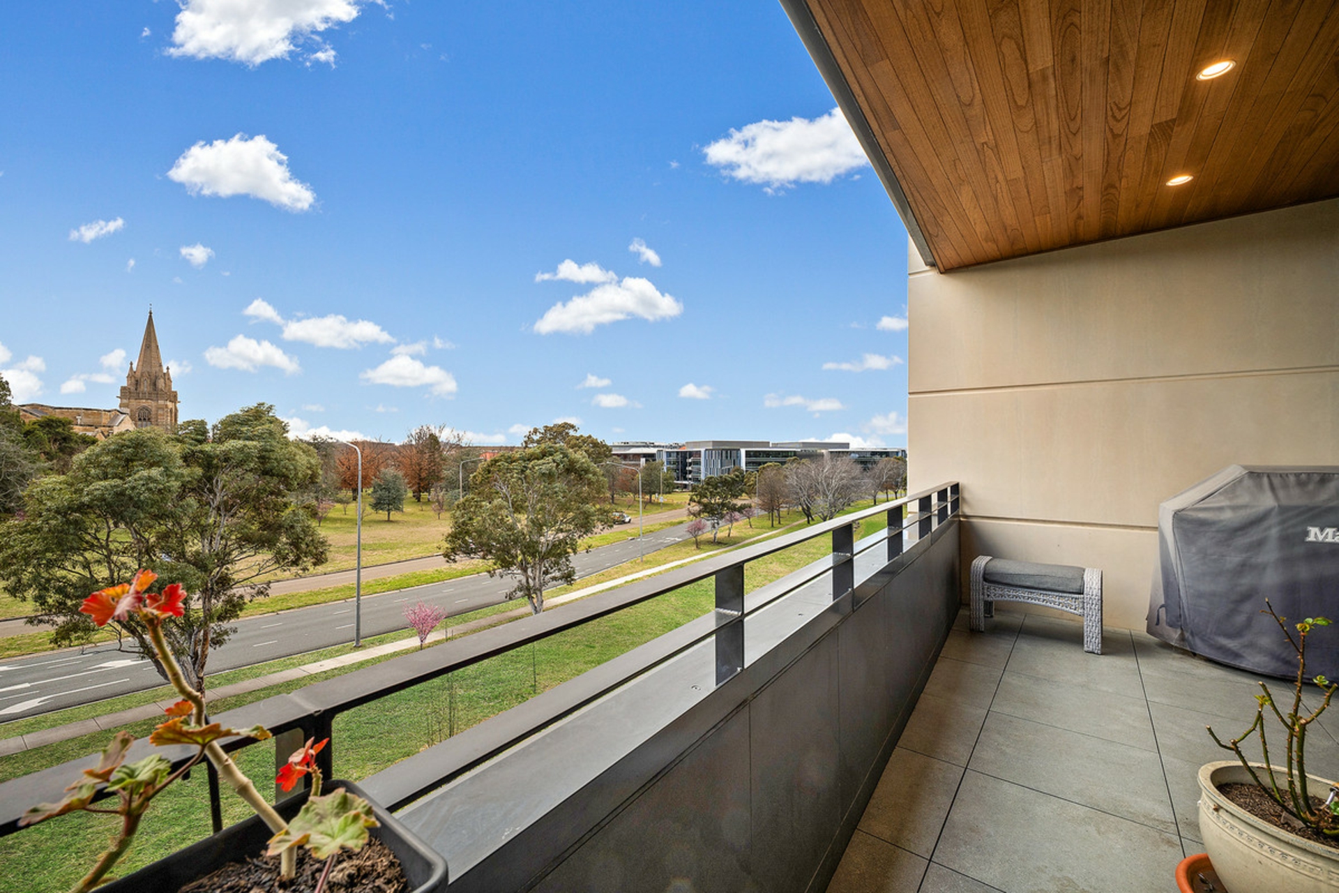 60/7 State Circle — photo 3 of 15
