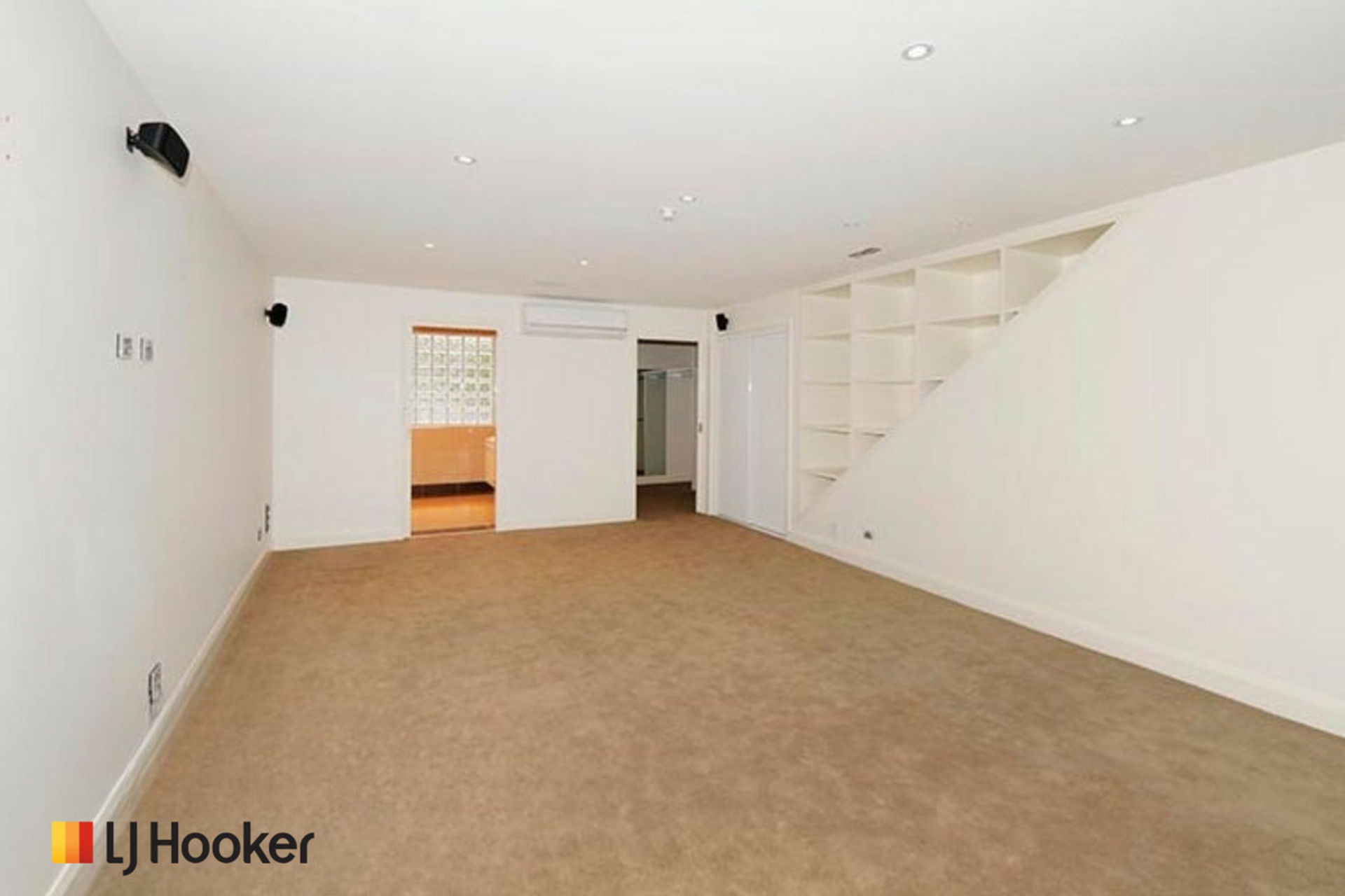 8 Waygoose Street — photo 18 of 24