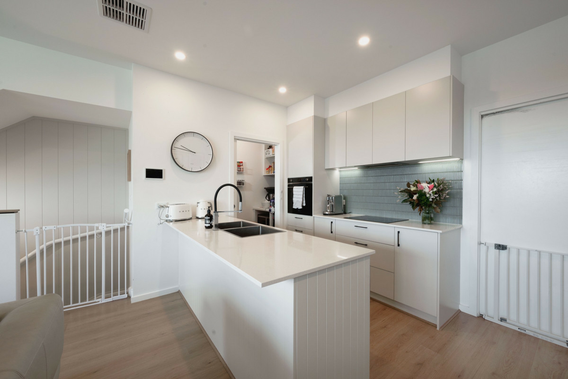 Denman Prospect, 2611 — photo 4 of 16