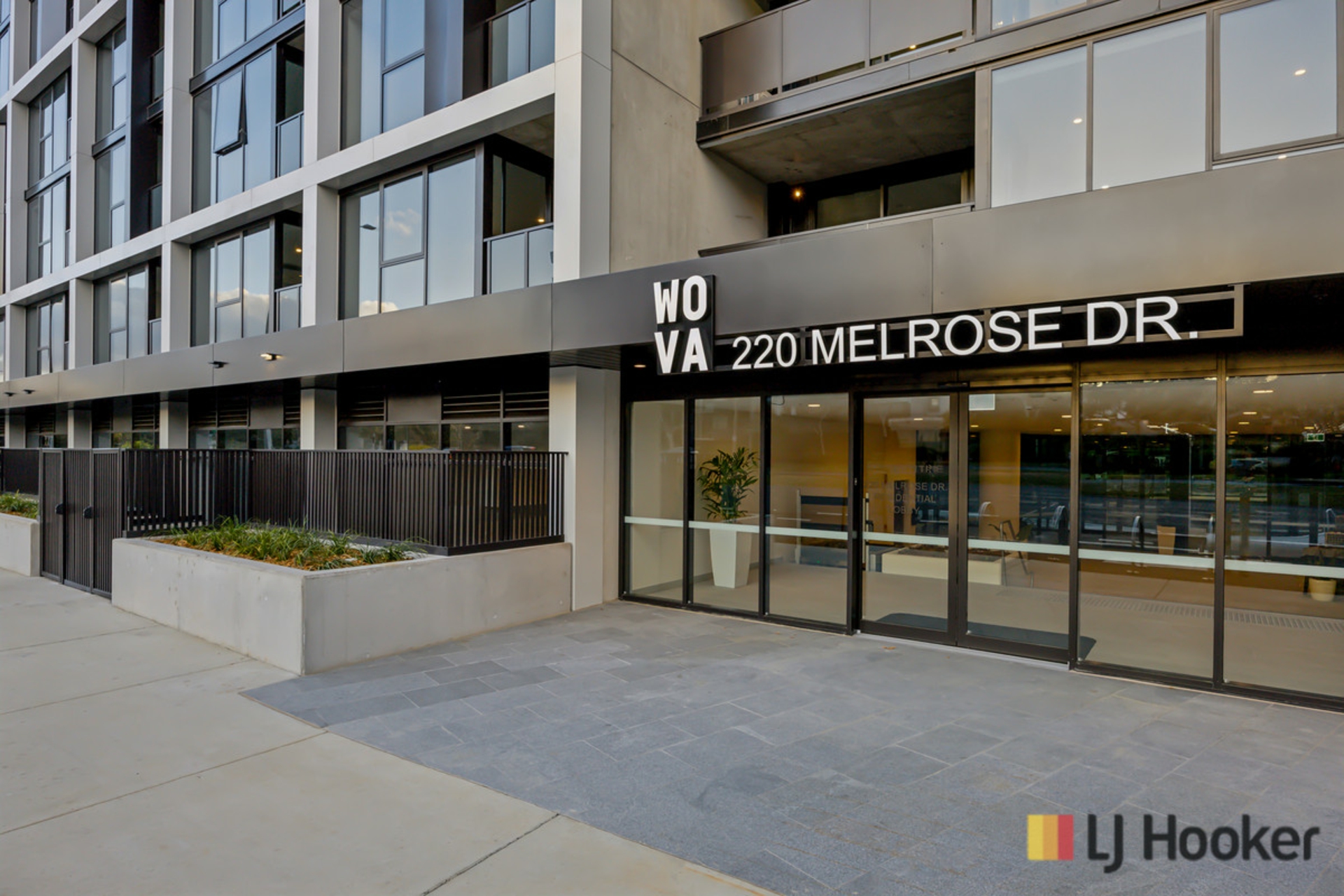 G01/220 Melrose Drive — photo 13 of 17