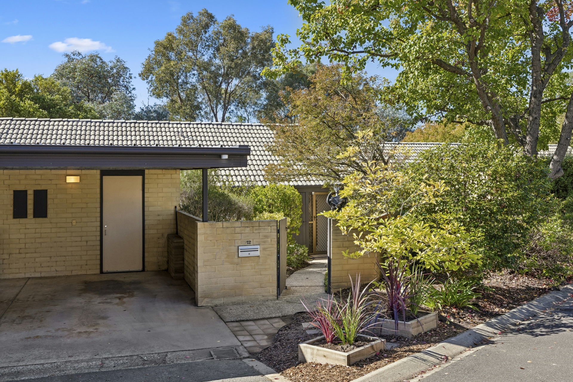 12/5 Tristania Street — photo 2 of 19