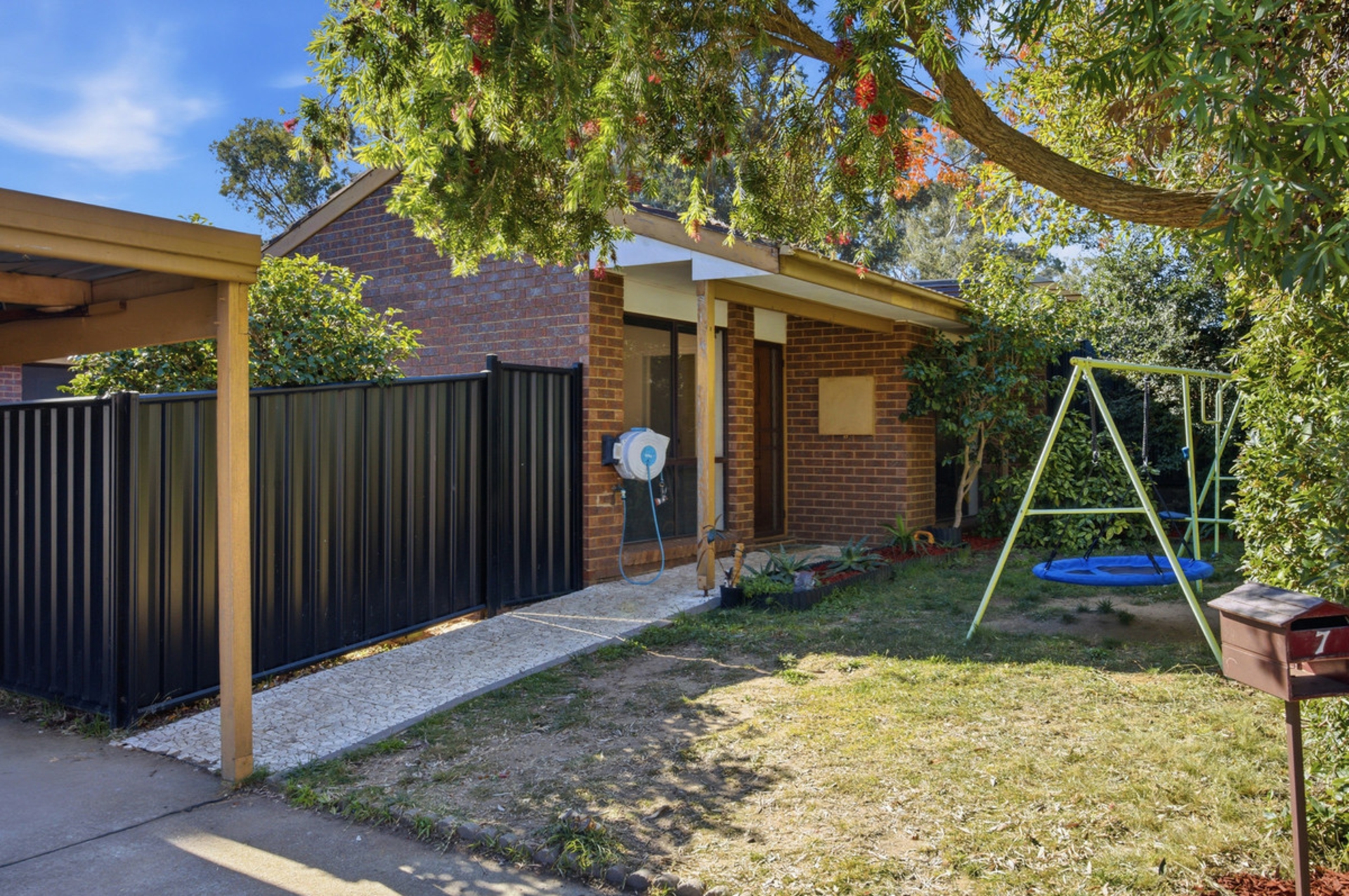 7 Burge Close — photo 2 of 21