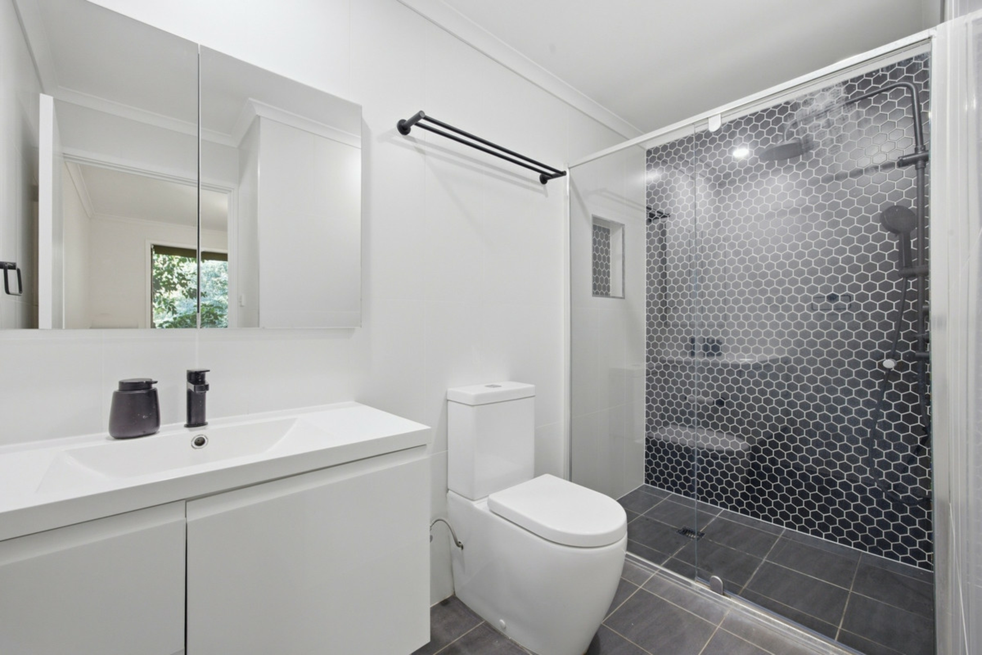 7 Burge Close — photo 13 of 21