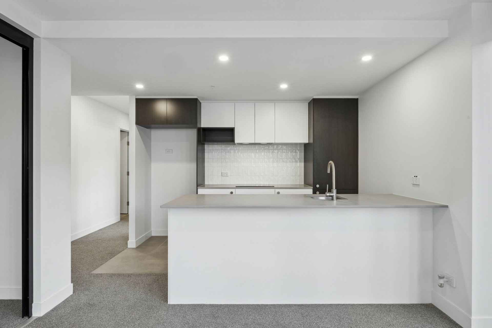 302/2 Furzer Street — photo 2 of 18