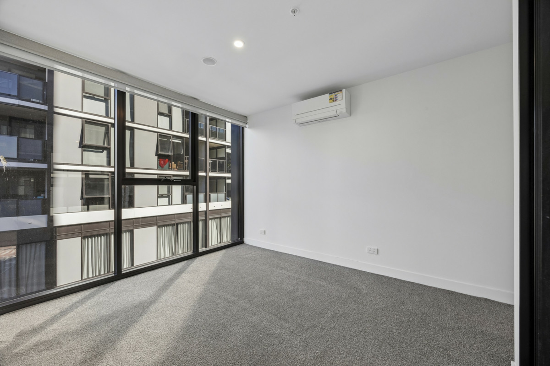 302/2 Furzer Street — photo 6 of 18