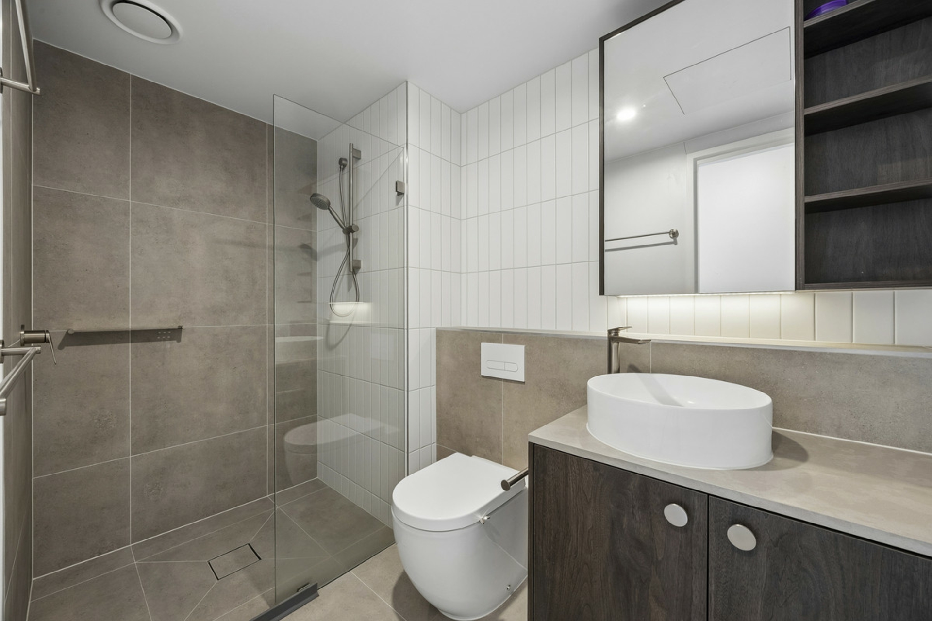 302/2 Furzer Street — photo 9 of 18