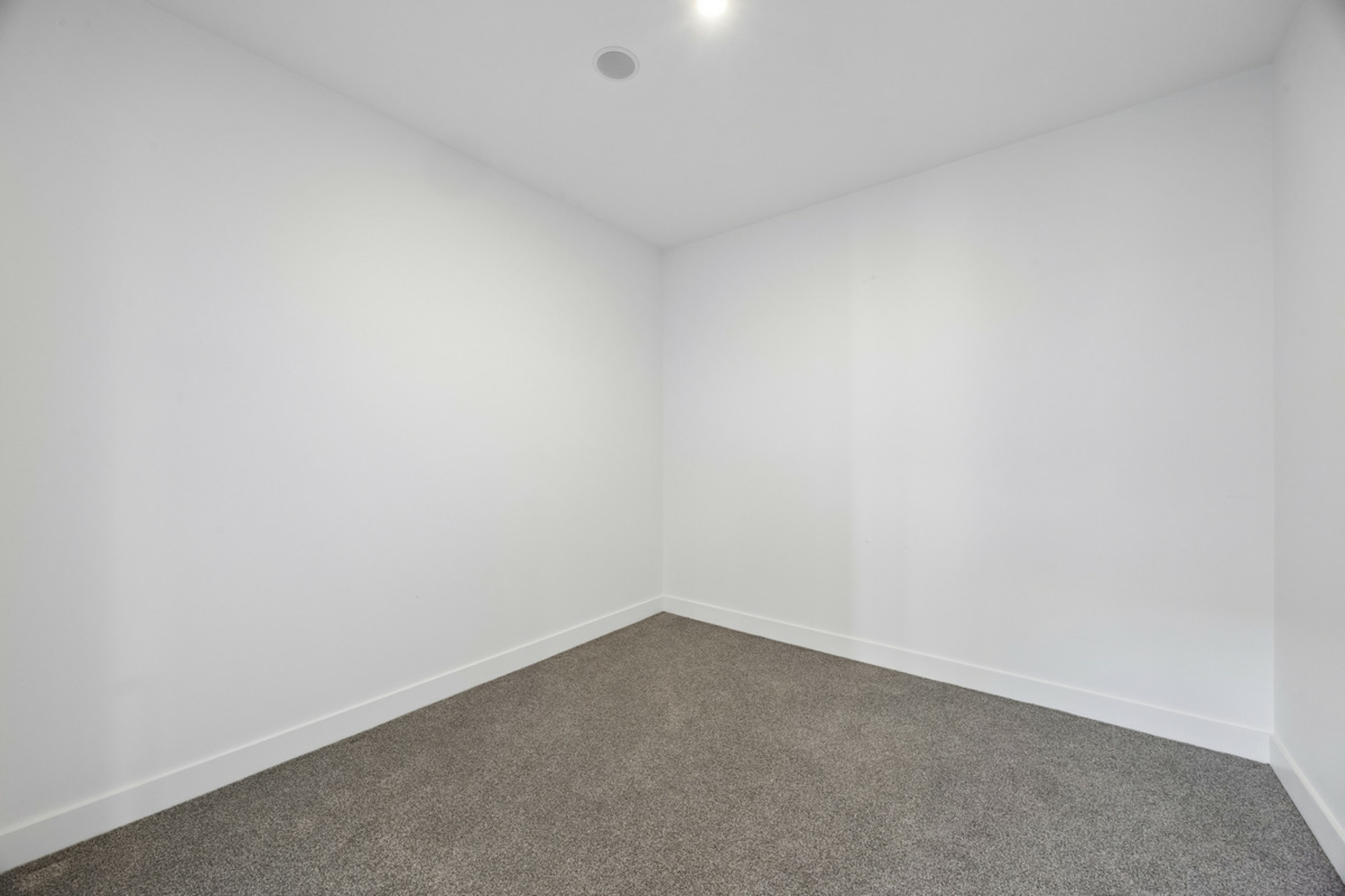 302/2 Furzer Street — photo 10 of 18
