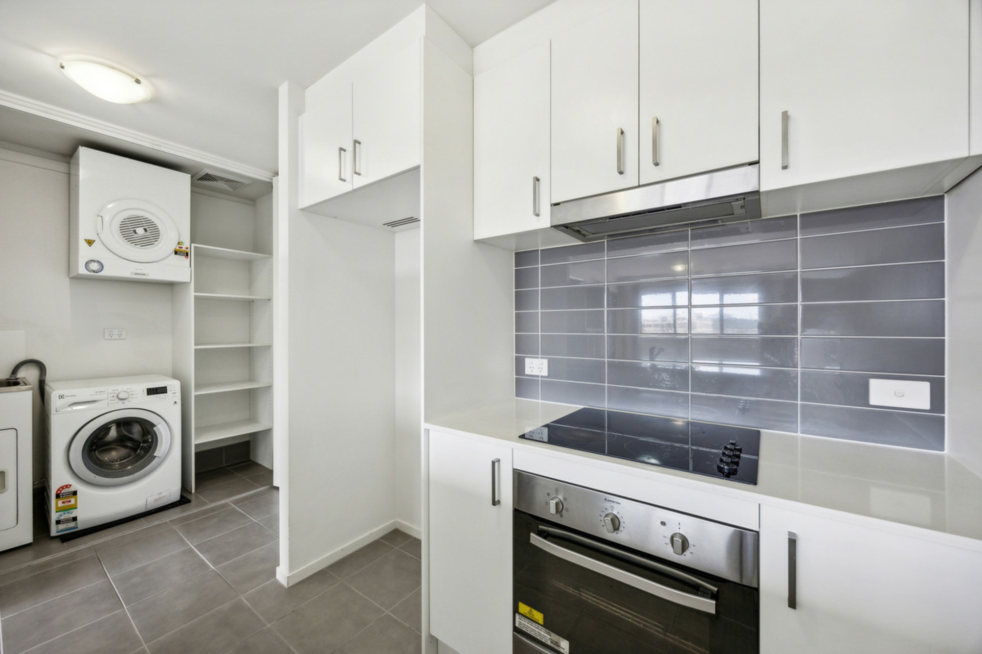 129/41 Phillip Hodgins Street — photo 4 of 12