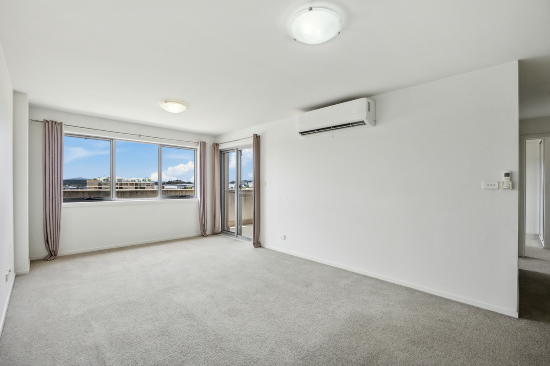 129/41 Phillip Hodgins Street — photo 6 of 12