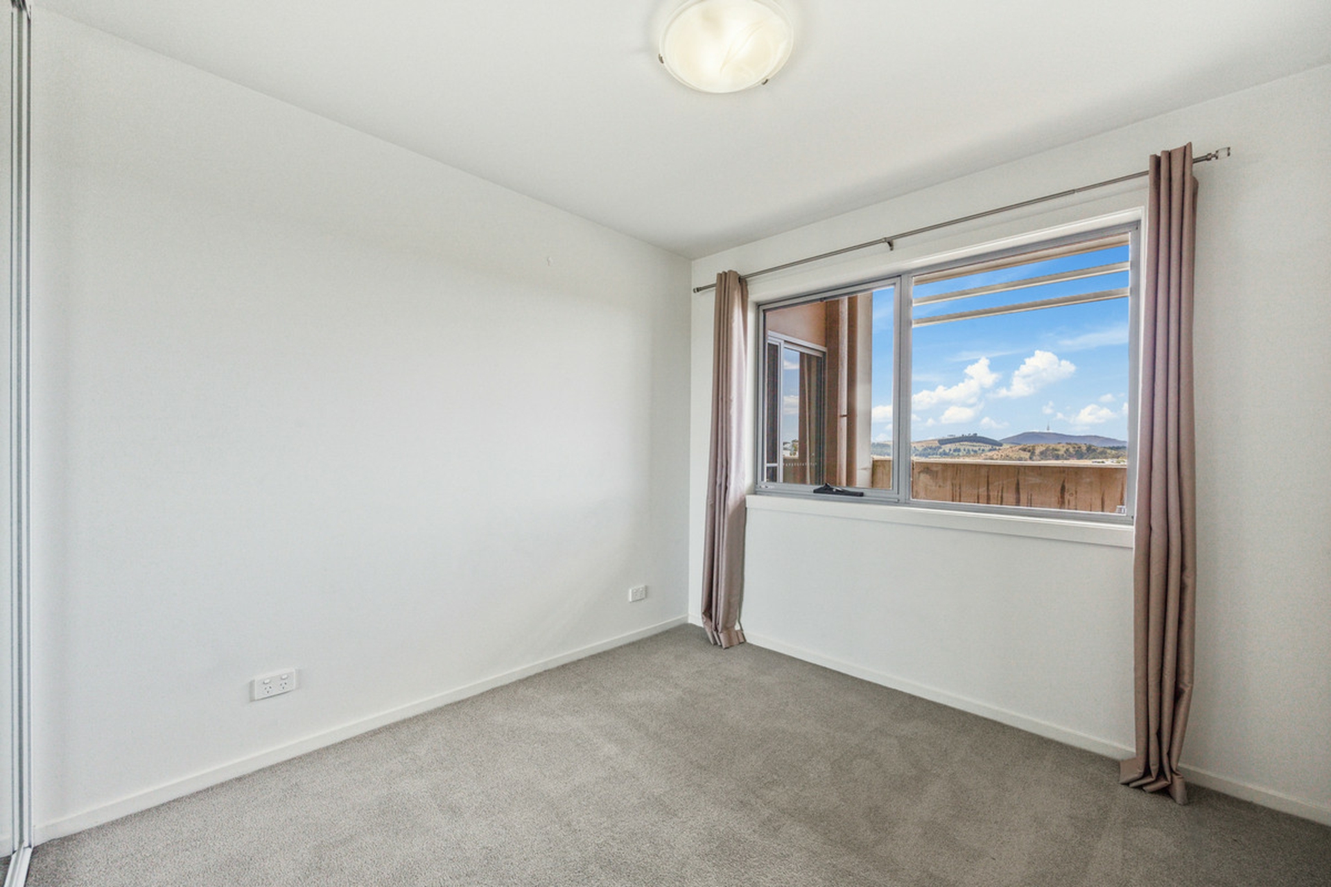 129/41 Phillip Hodgins Street — photo 9 of 12
