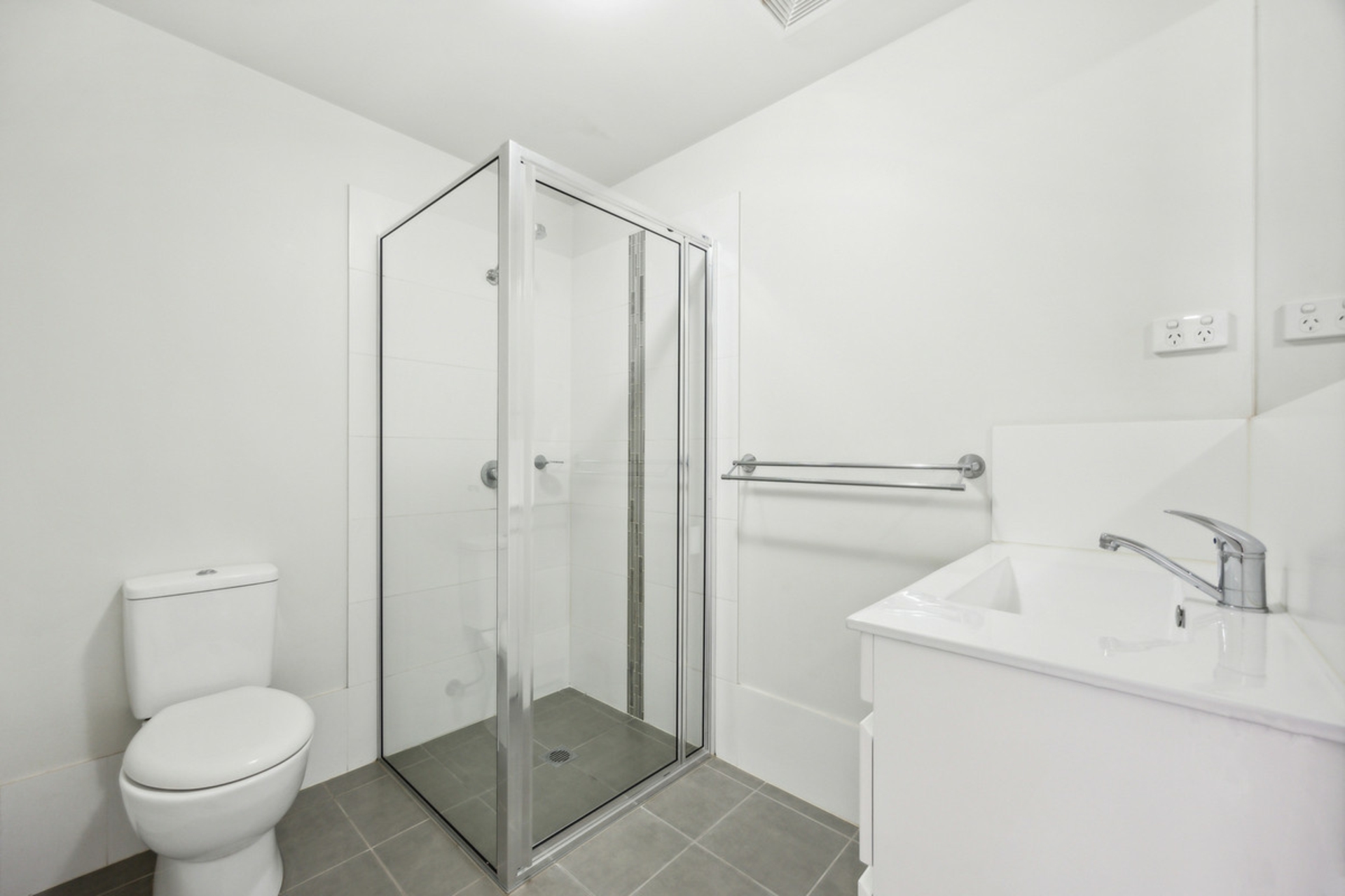 129/41 Phillip Hodgins Street — photo 10 of 12