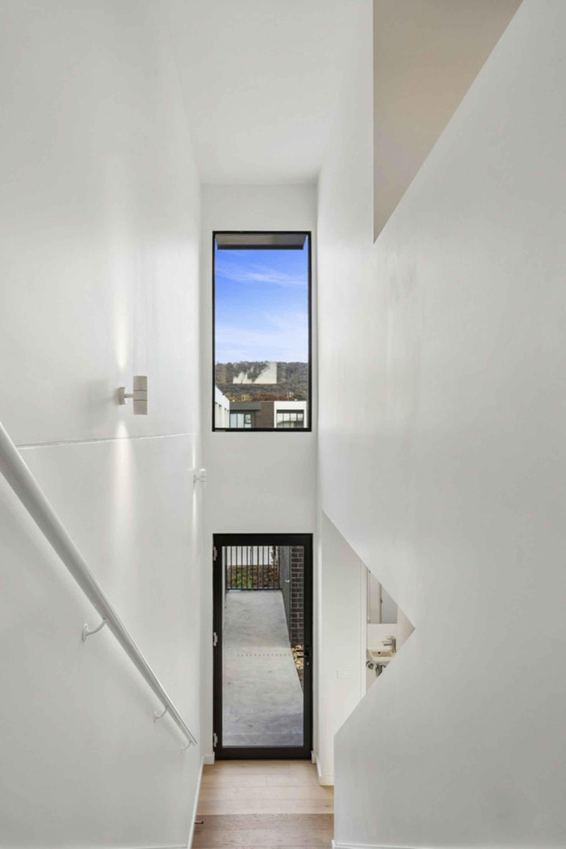 12B Leahy Close — photo 2 of 30