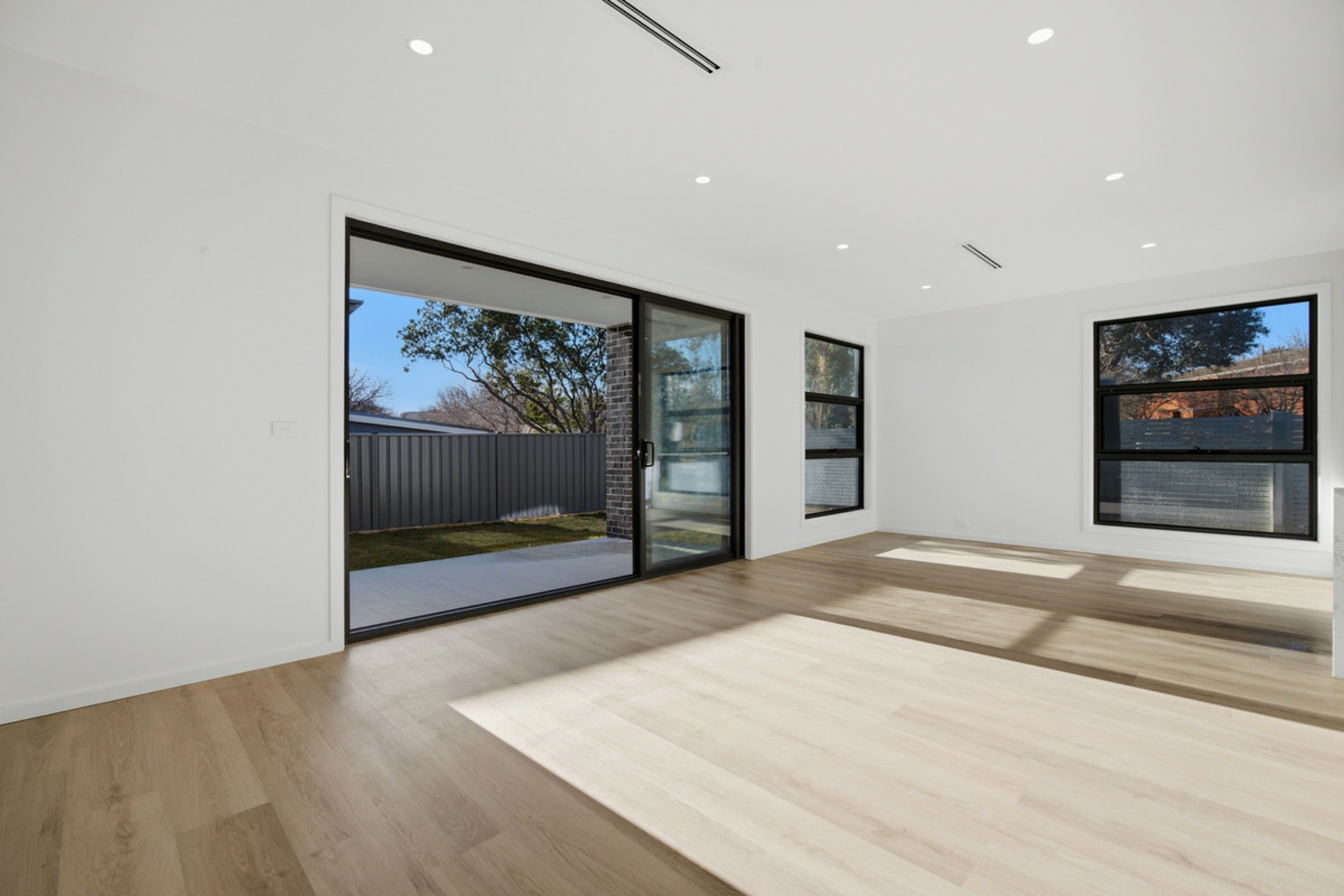 101B Higinbotham Street — photo 7 of 18