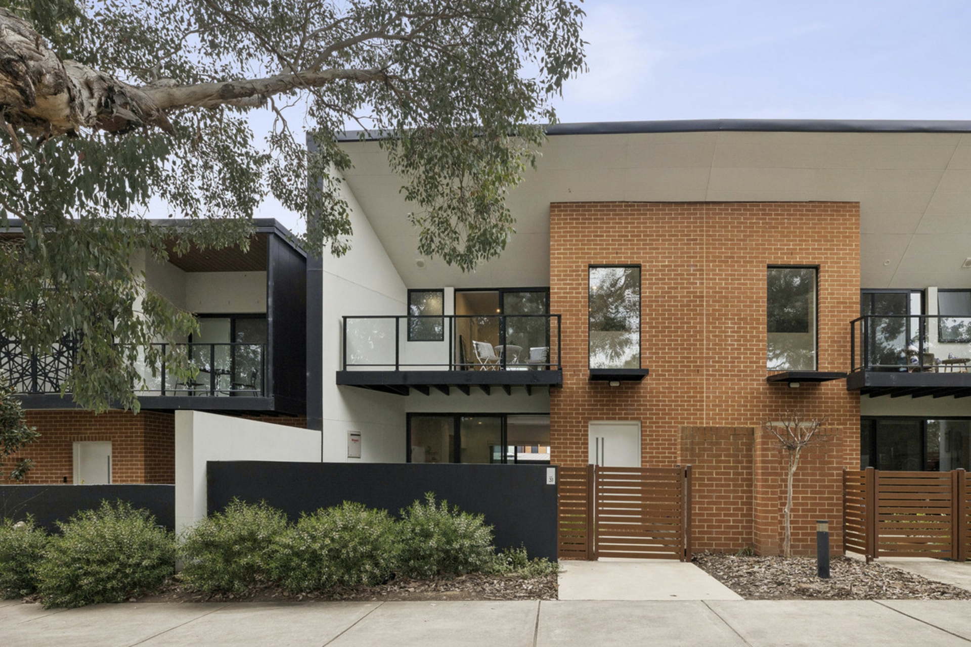 31/1 Rowland Rees Crescent — photo 2 of 30