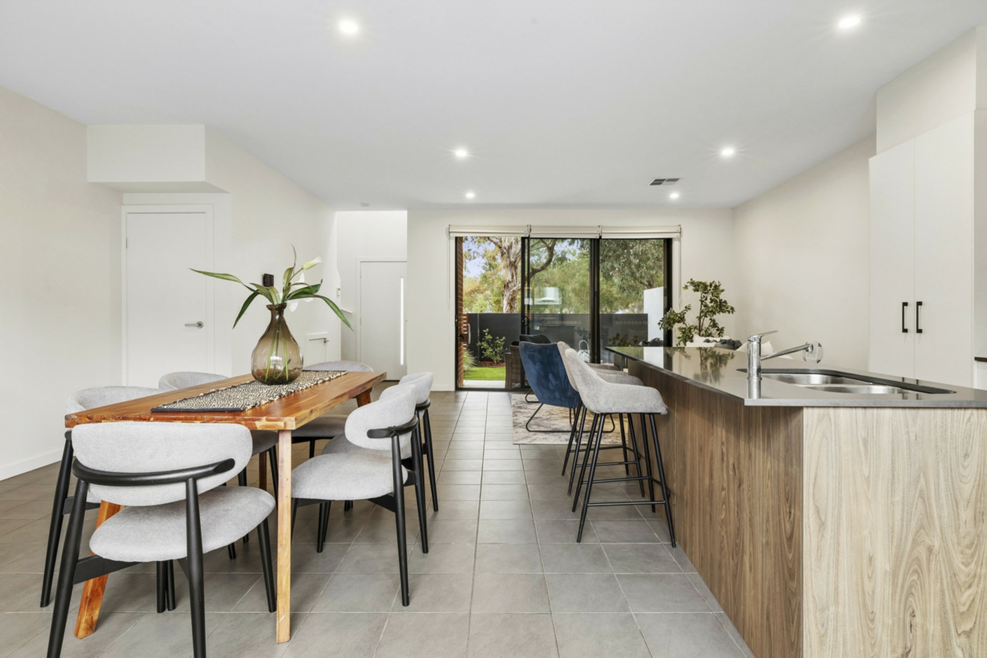 31/1 Rowland Rees Crescent — photo 6 of 30