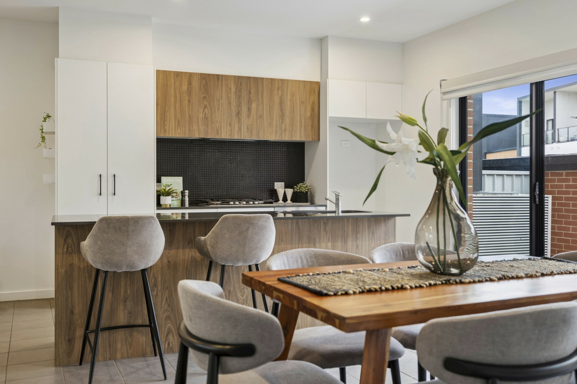 31/1 Rowland Rees Crescent — photo 8 of 30