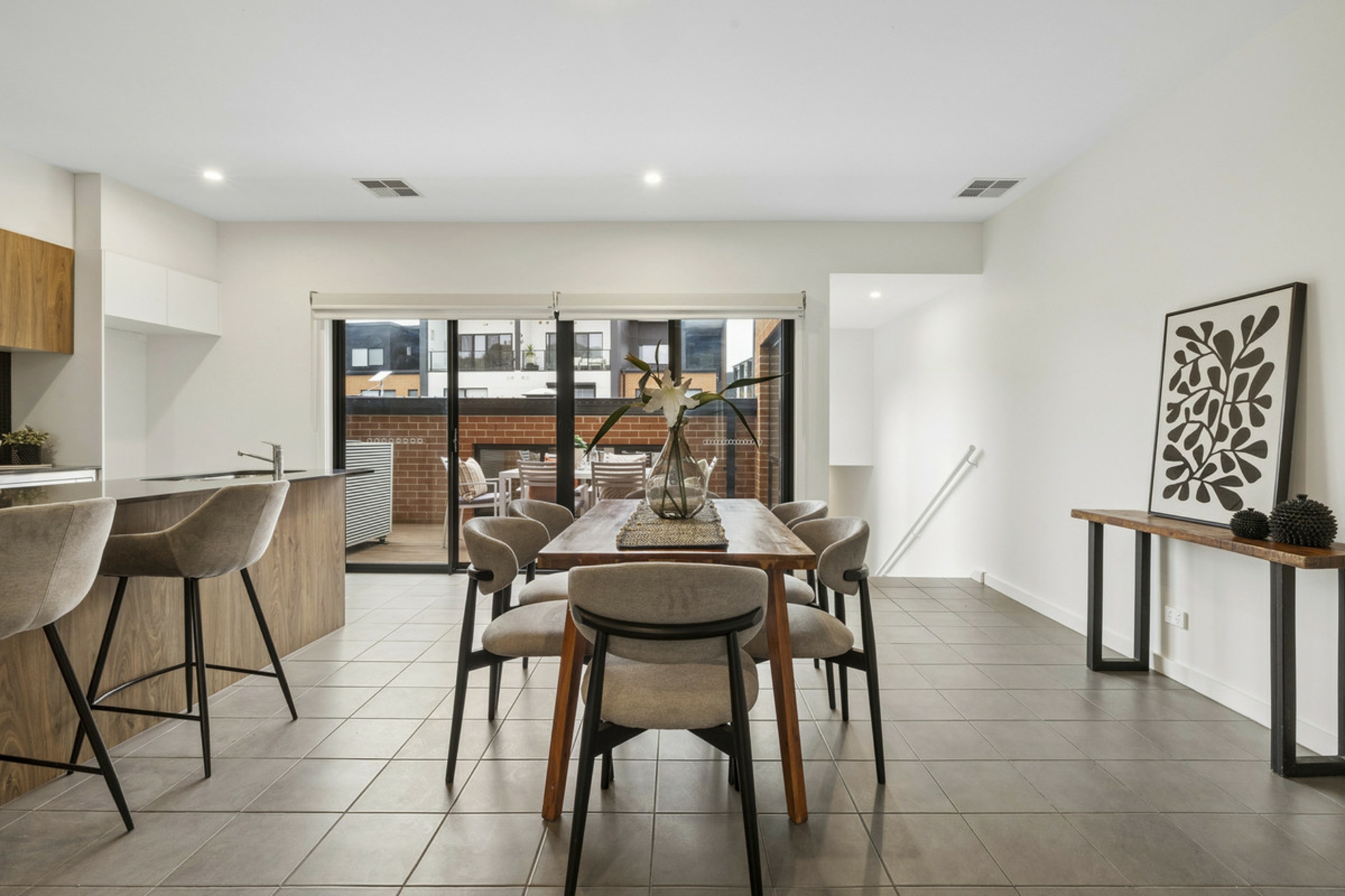 31/1 Rowland Rees Crescent — photo 11 of 30