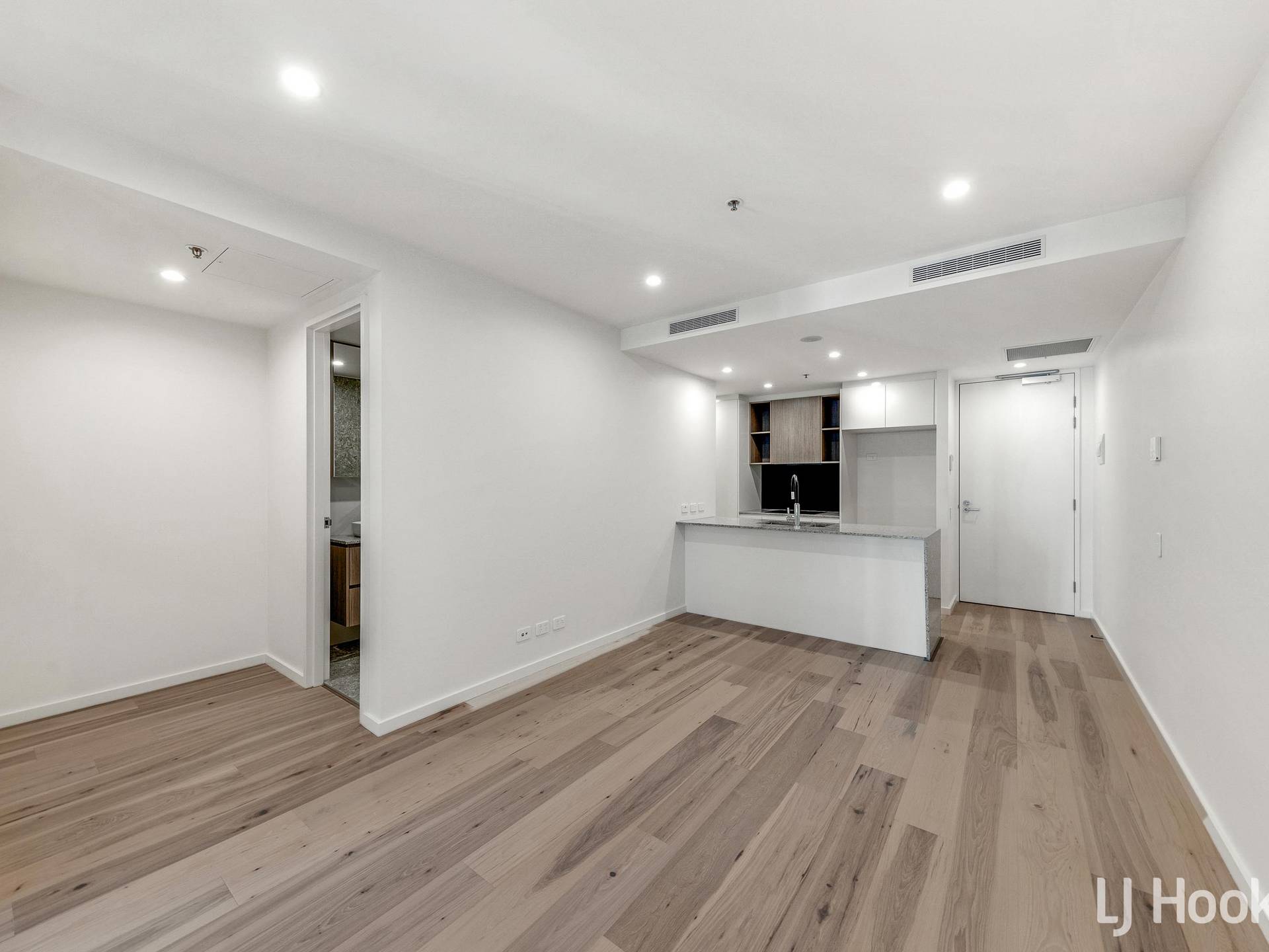 619/61 Cooyong Street, BRADDON