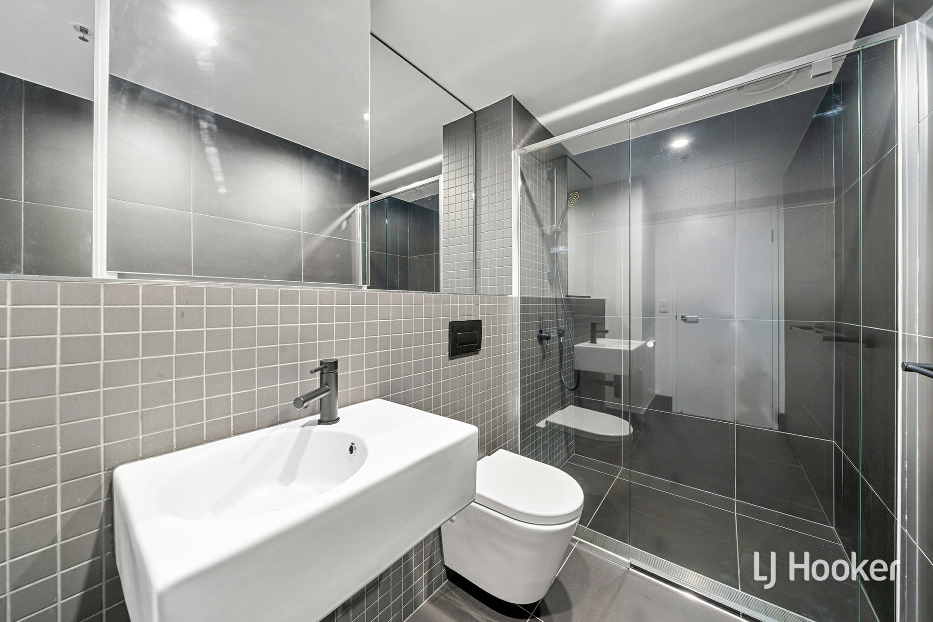 911/4 Grazier Lane, BELCONNEN
