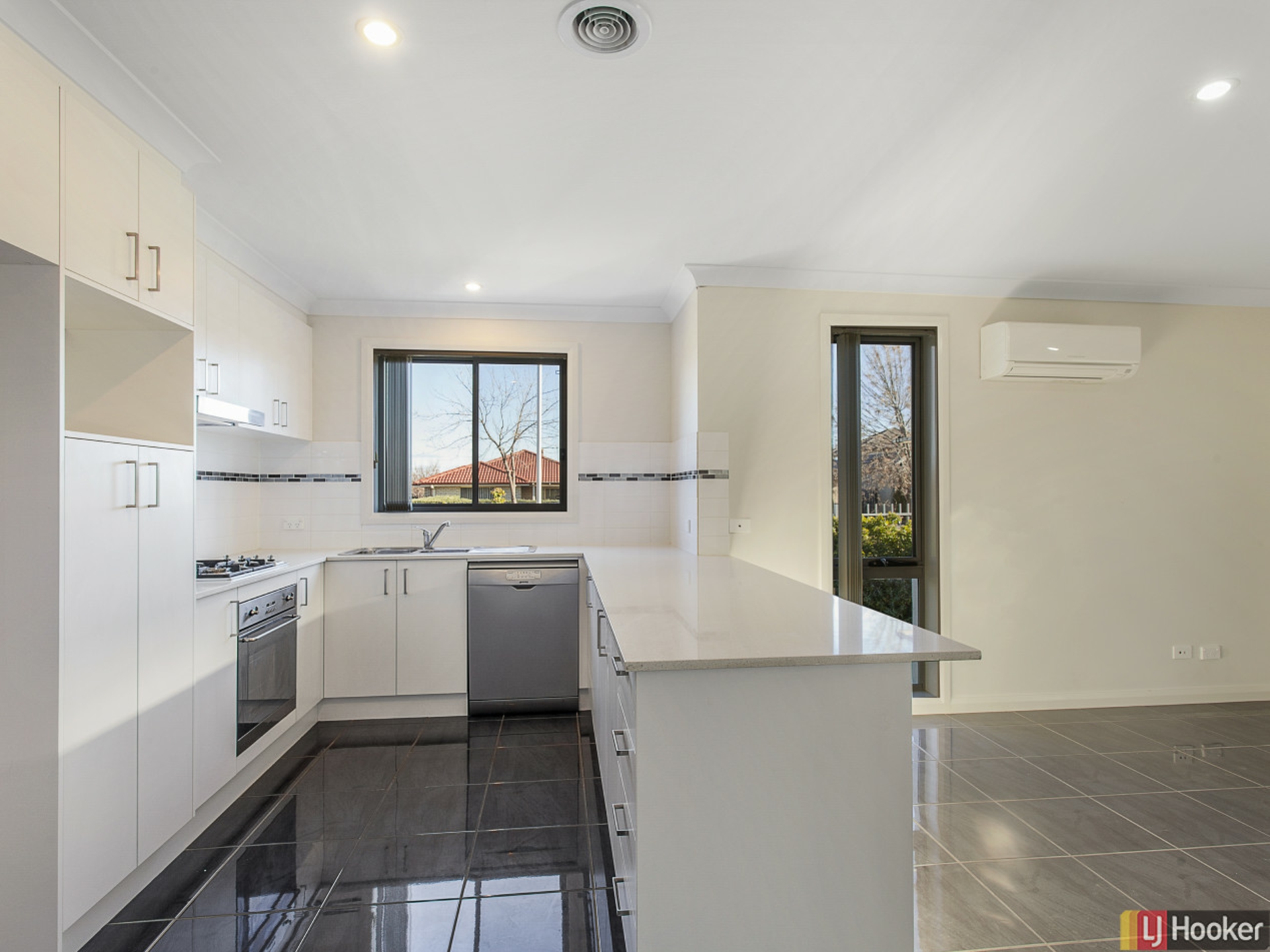 16 Mavis Latham Street, FRANKLIN