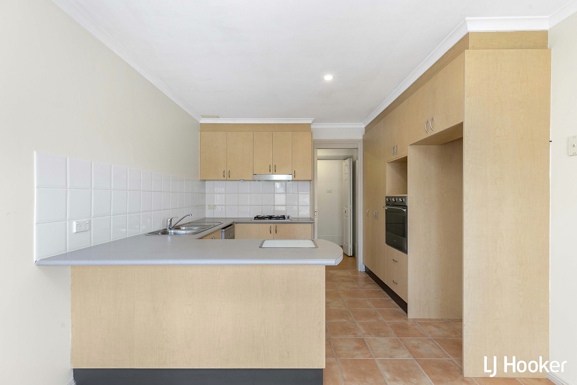 6/2 Dines Place, Bruce