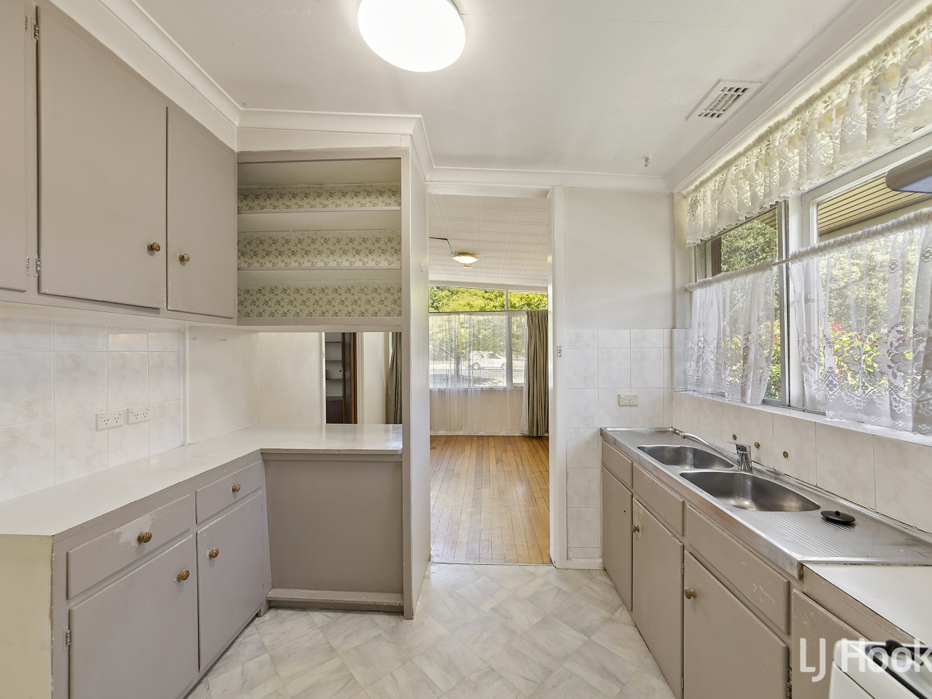 37 Majura Avenue, DICKSON