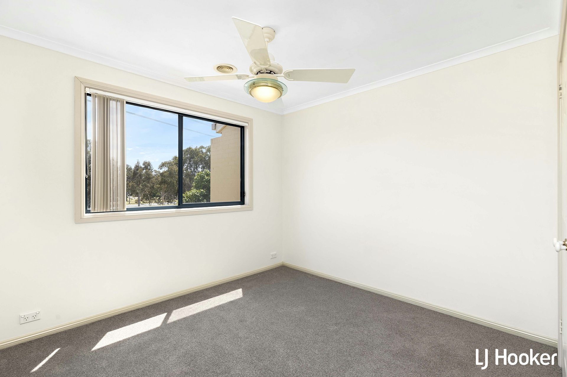 6/2 Dines Place, Bruce