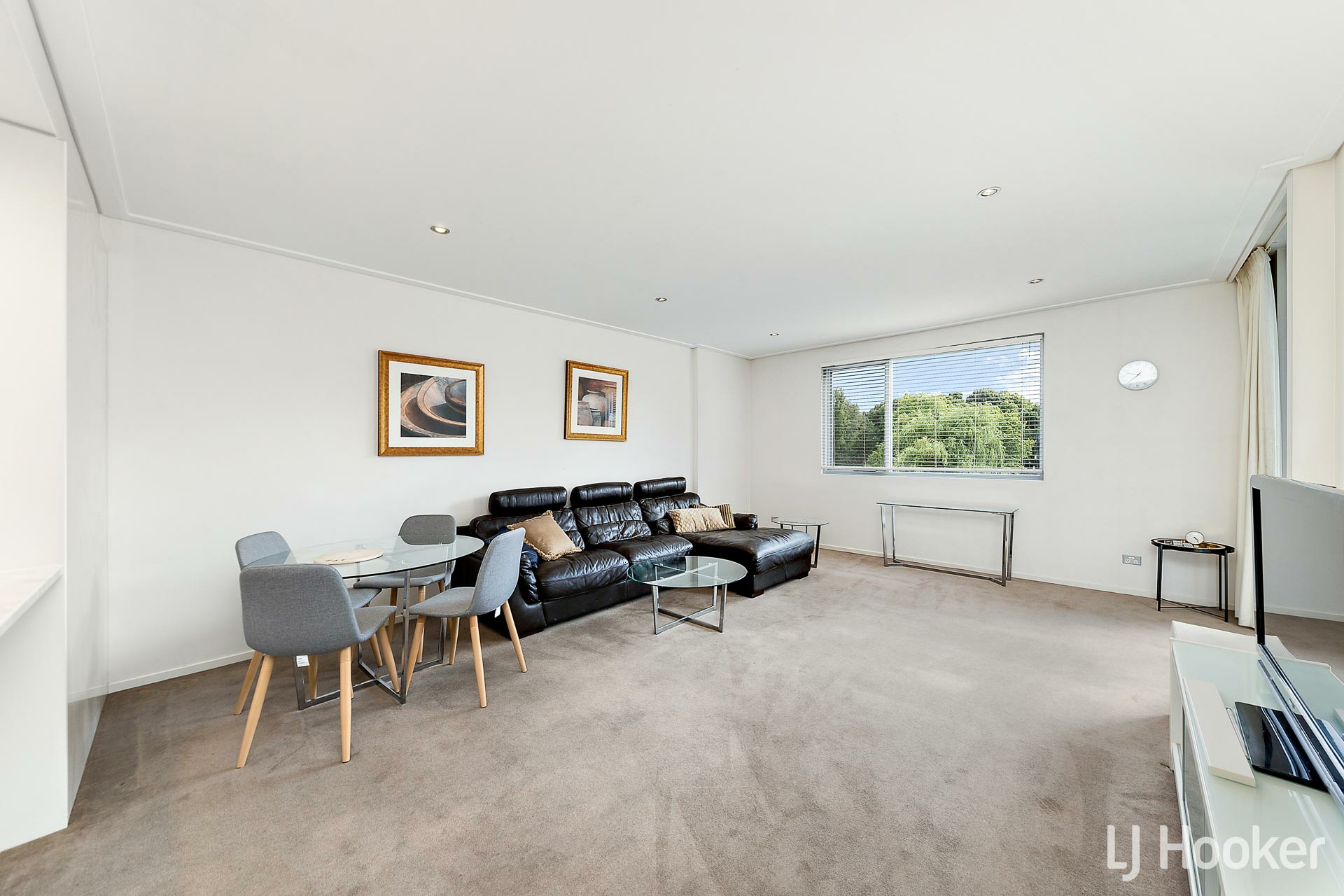 124/15 Coranderrk Street — photo 3 of 14