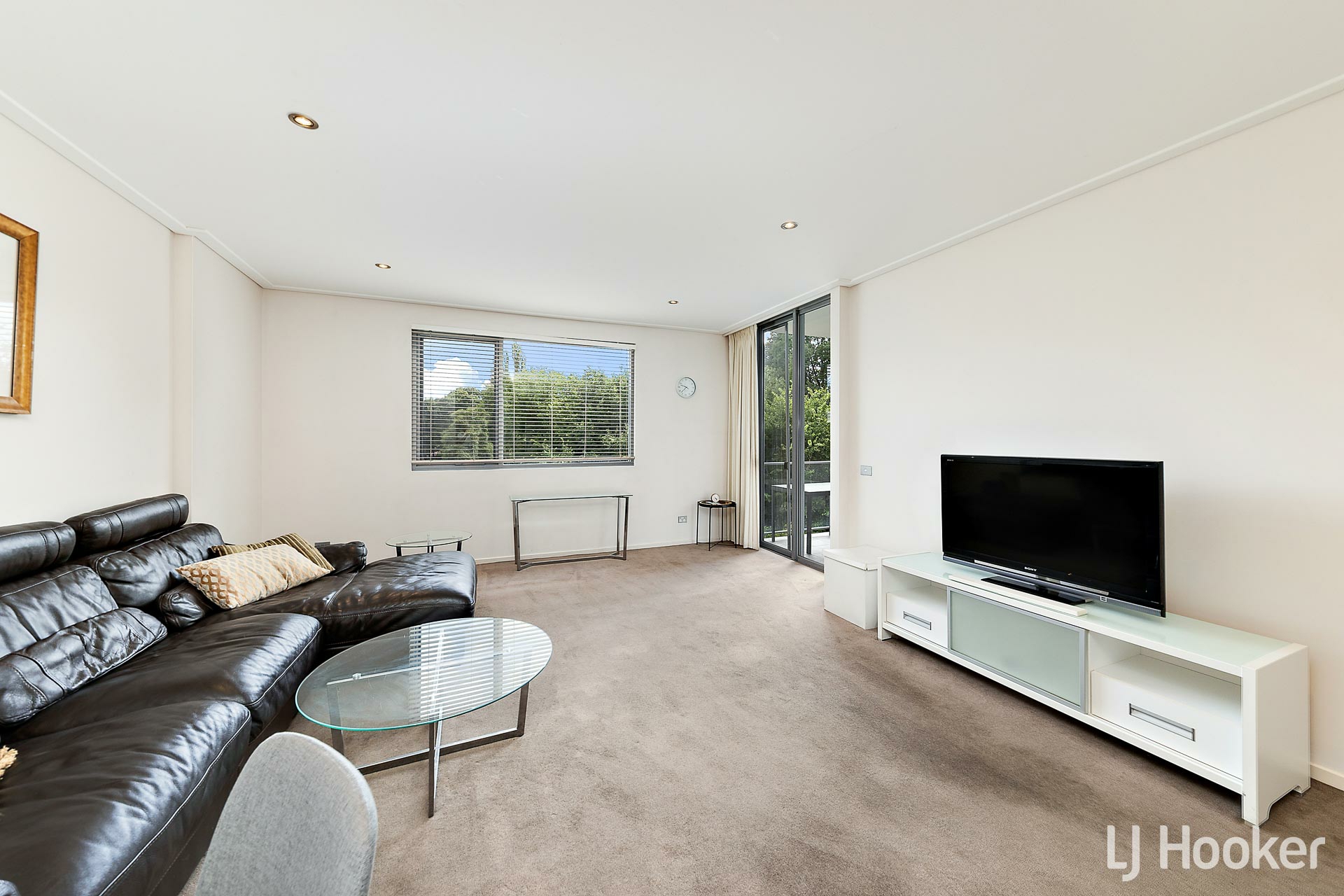 124/15 Coranderrk Street — photo 4 of 14