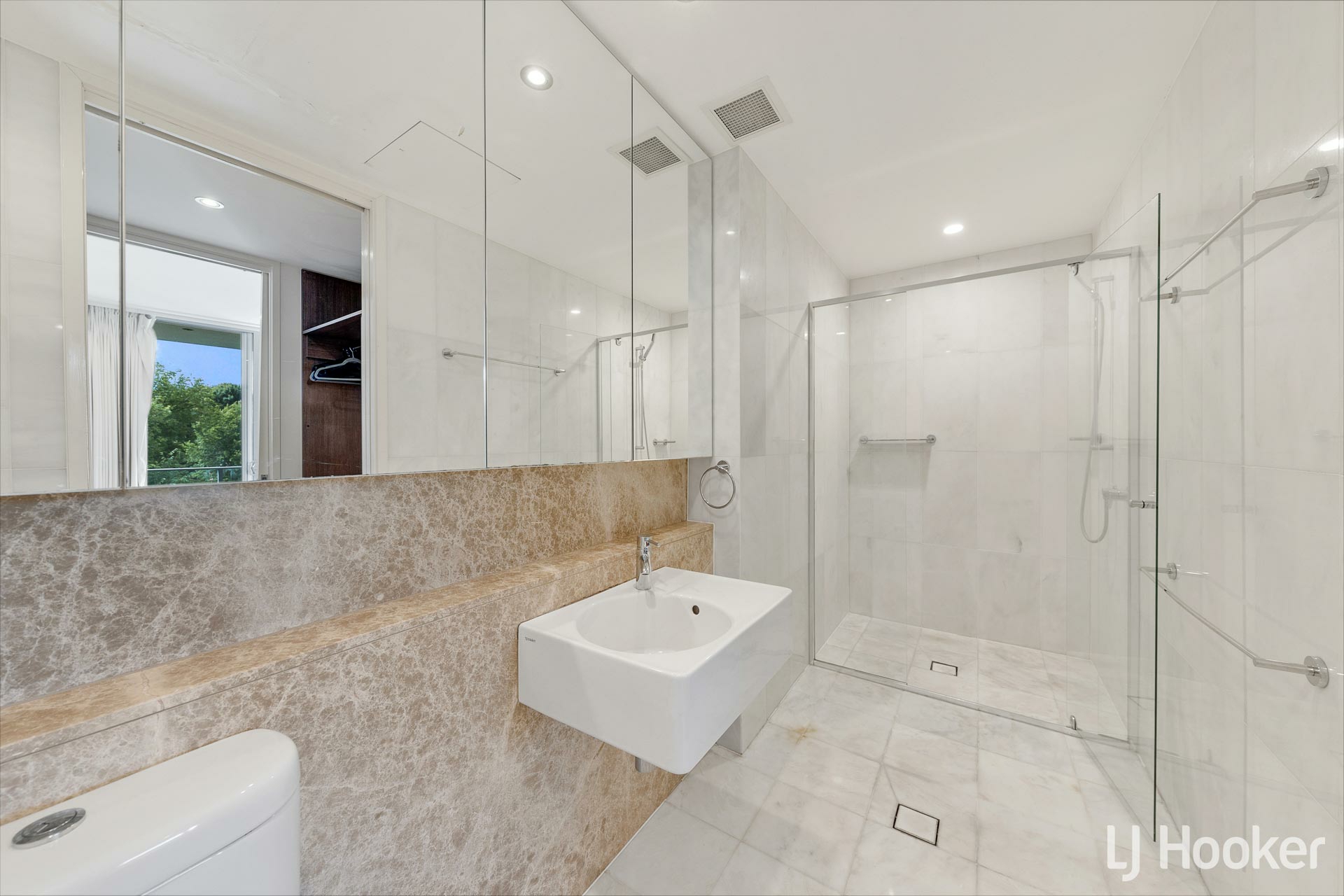 124/15 Coranderrk Street — photo 7 of 14
