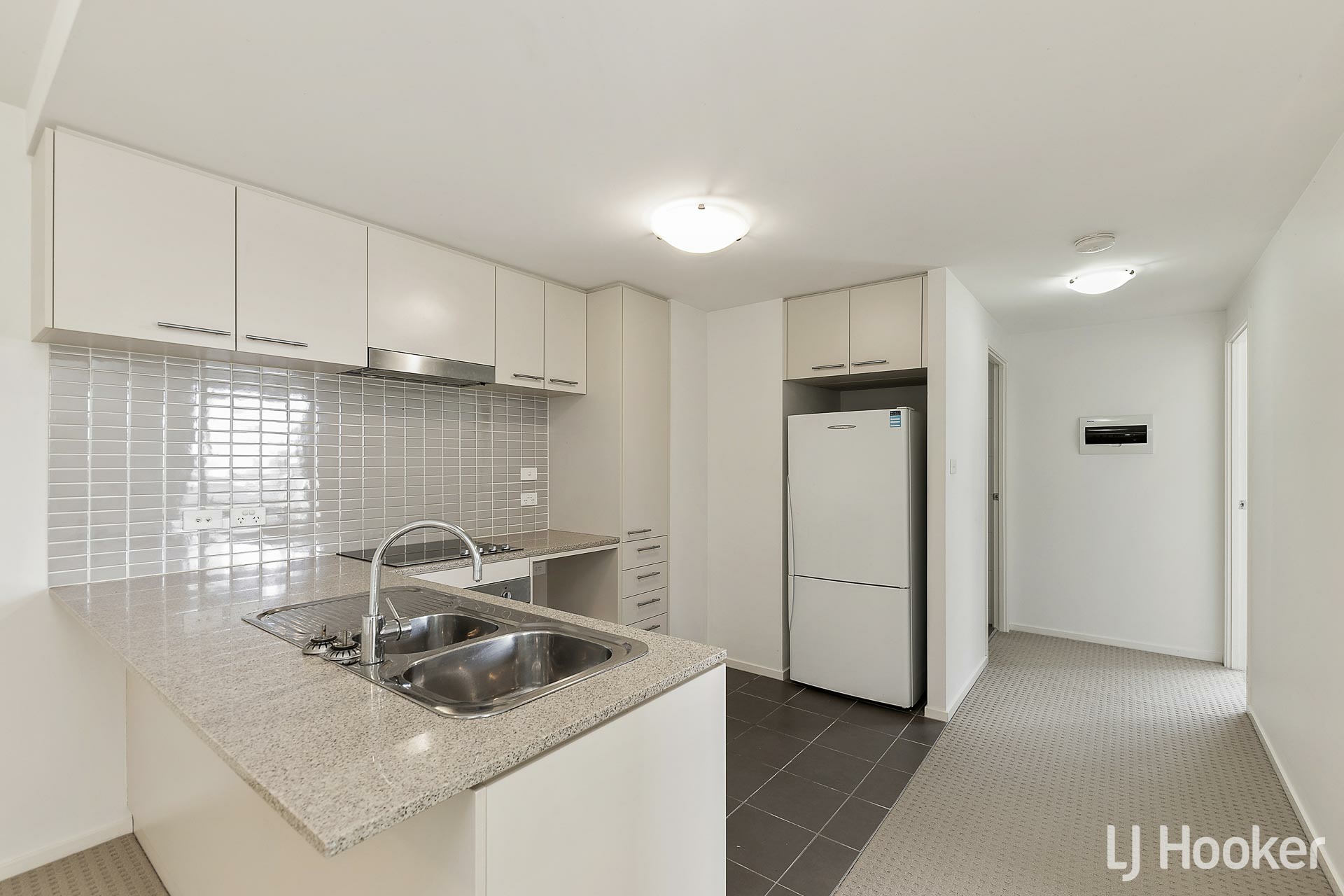 169/60 College Street — photo 3 of 11