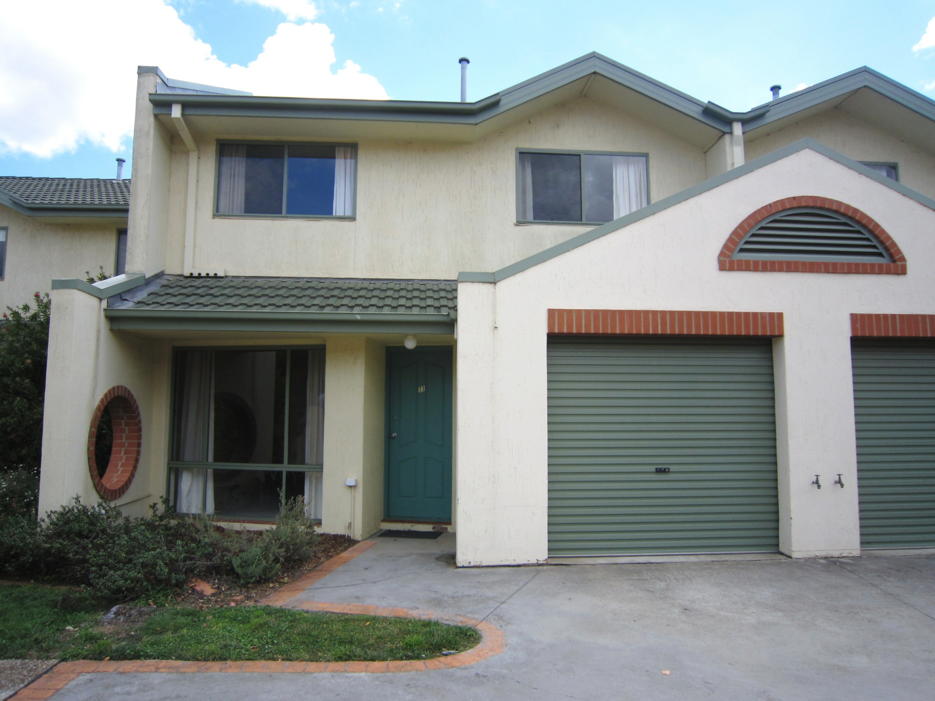 23/10 Federal Highway, WATSON