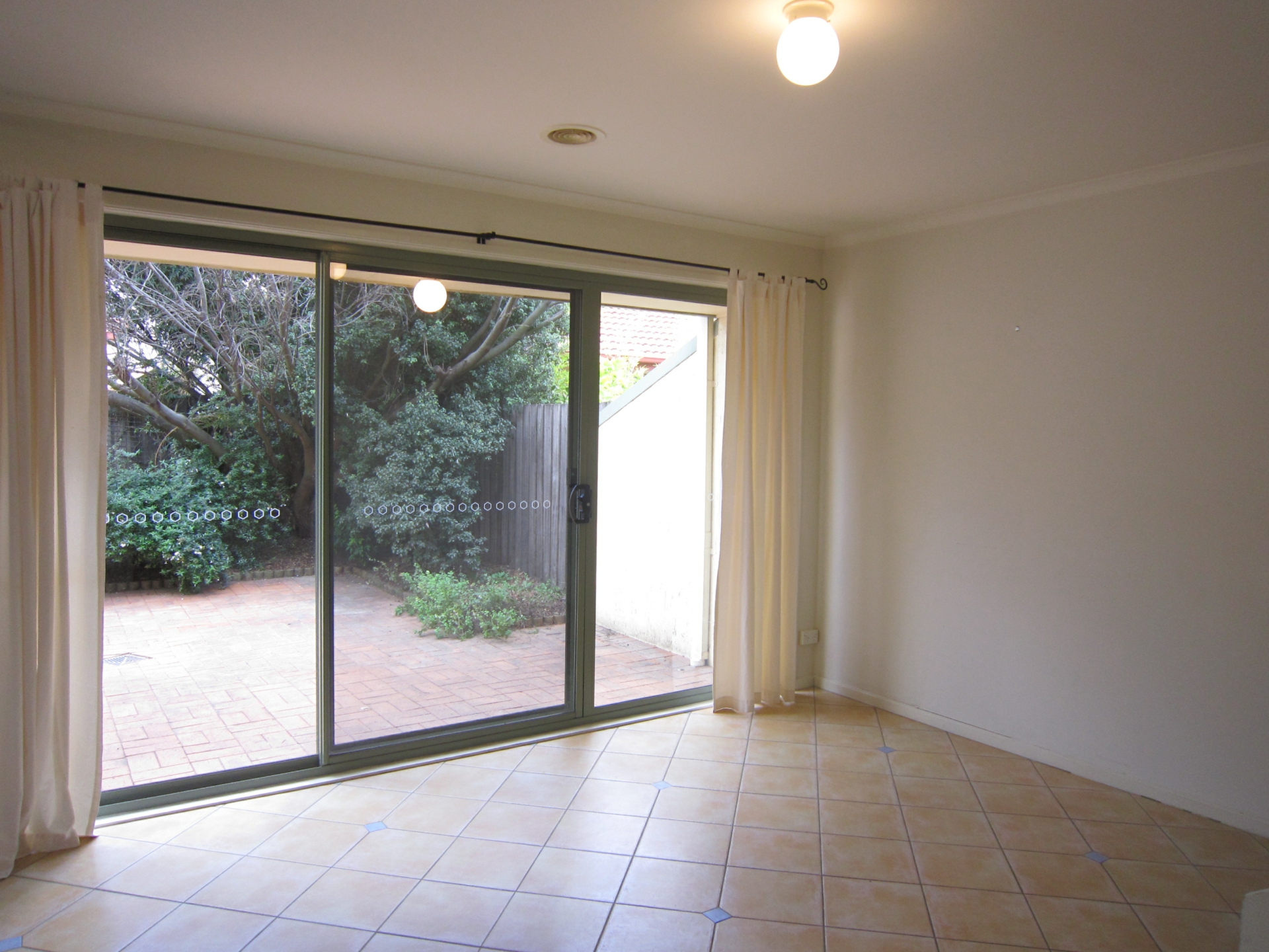 23/10 Federal Highway, WATSON