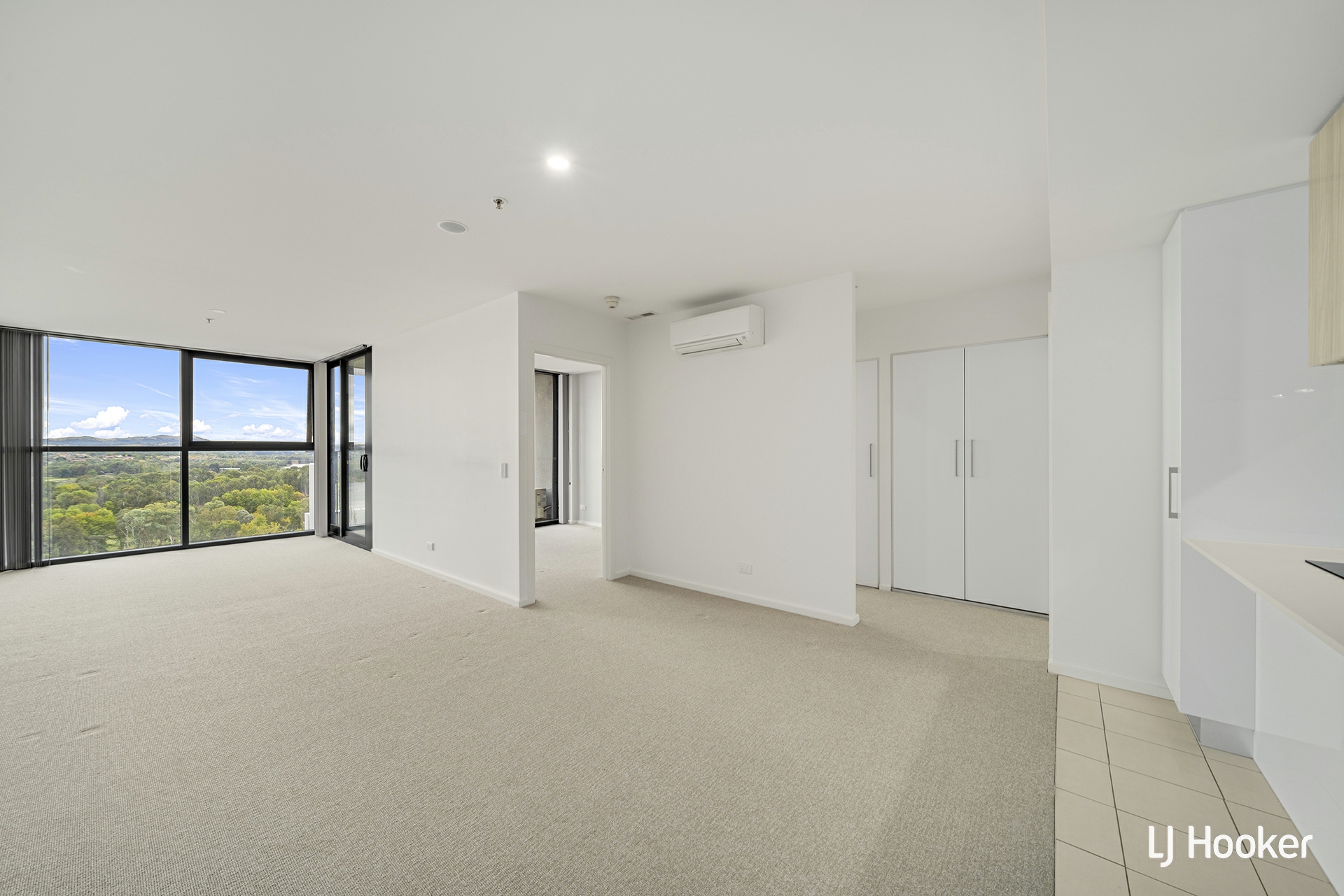 1307/120 Eastern Valley Way, BELCONNEN