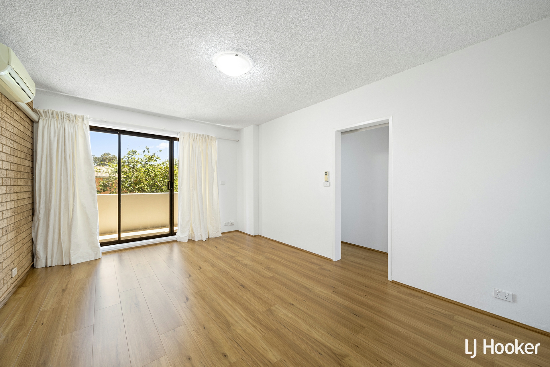 7/28 Springvale Drive, HAWKER